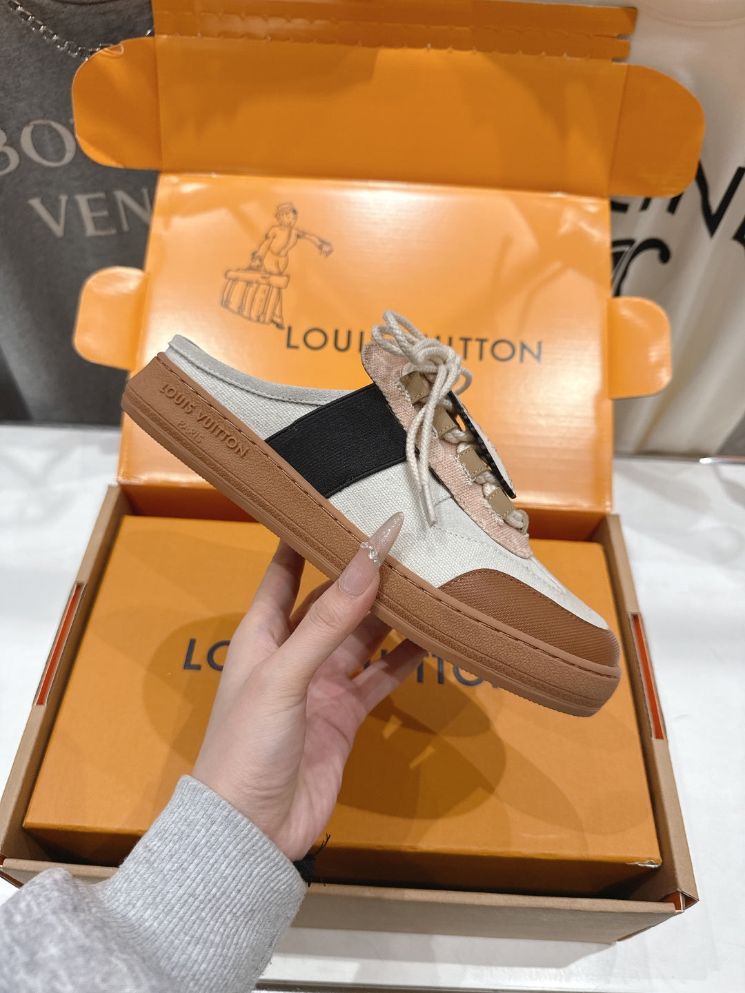 Louis Vuitton Sneaker