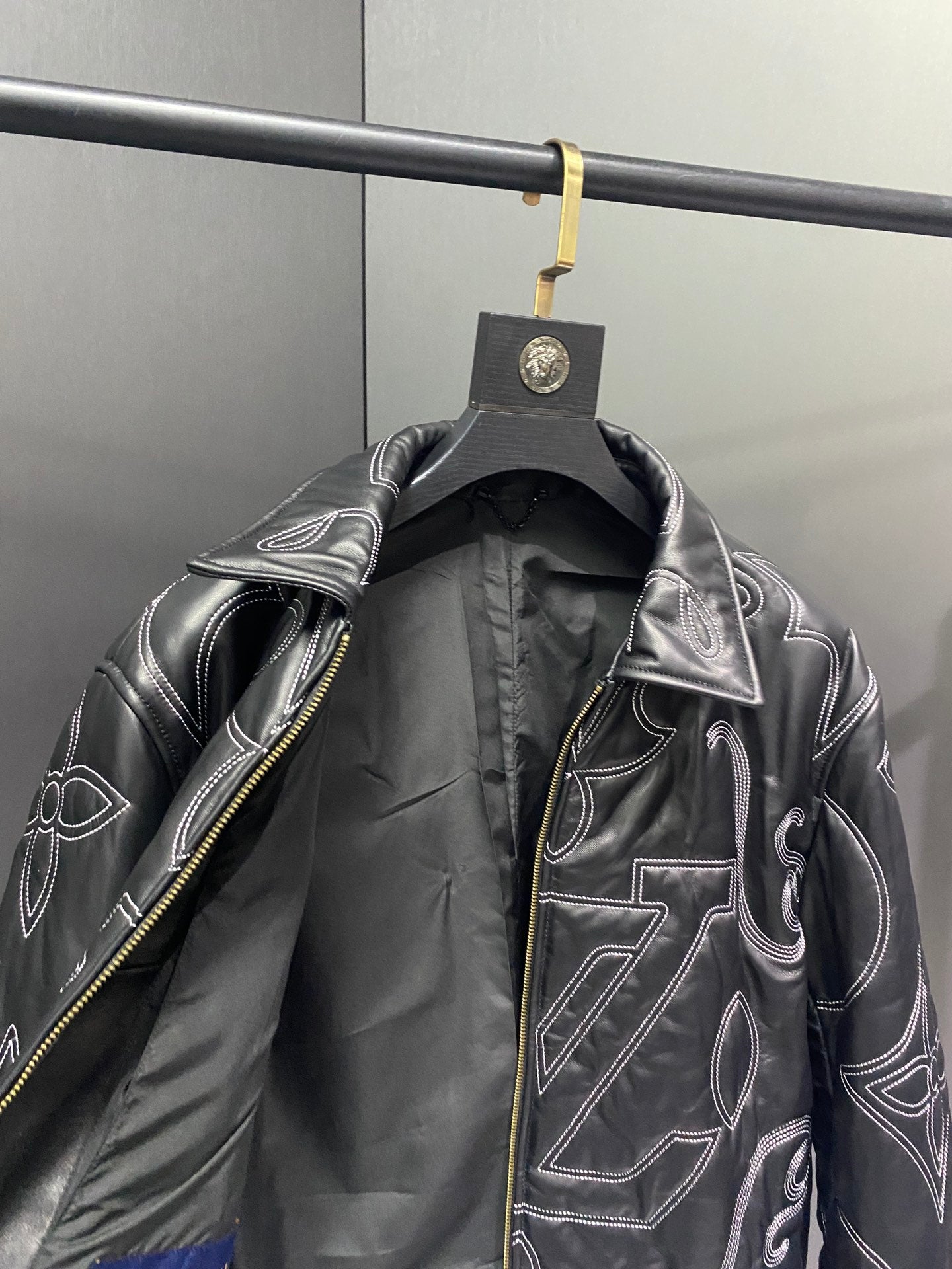 Louis Vuitton Deri Mont