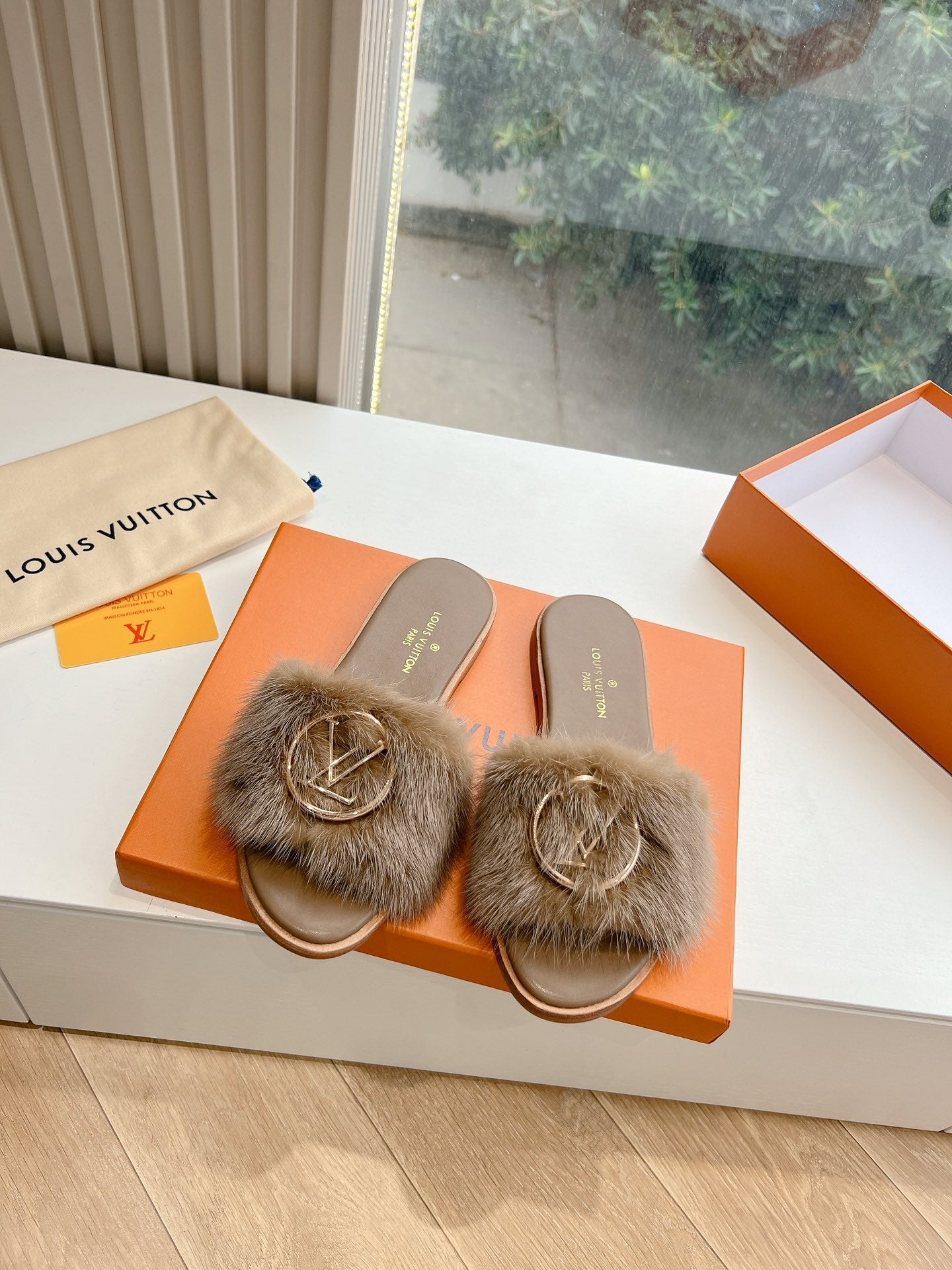 Louis Vuitton Slipper