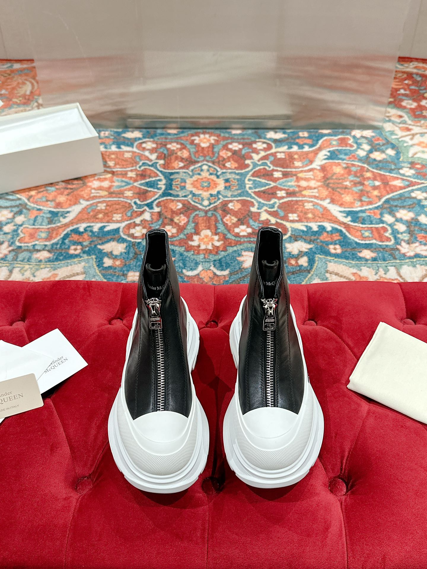 Alexander McQueen Bot