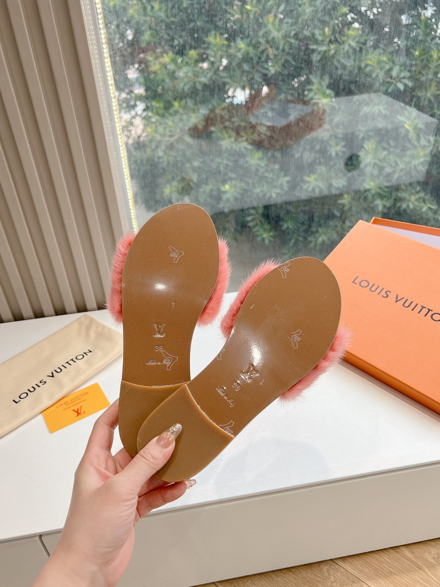 Louis Vuitton Slipper