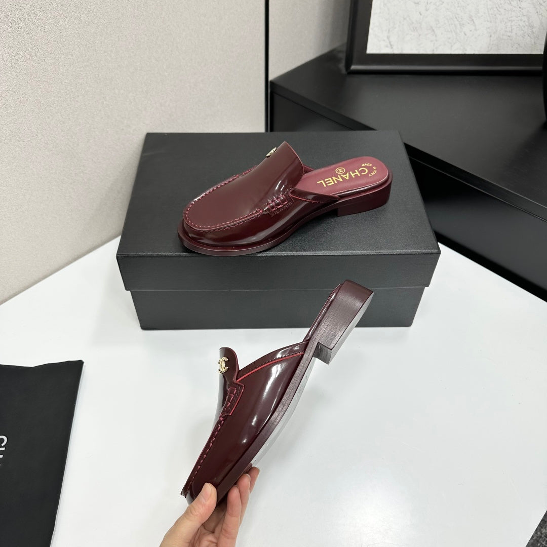 Chanel Slipper