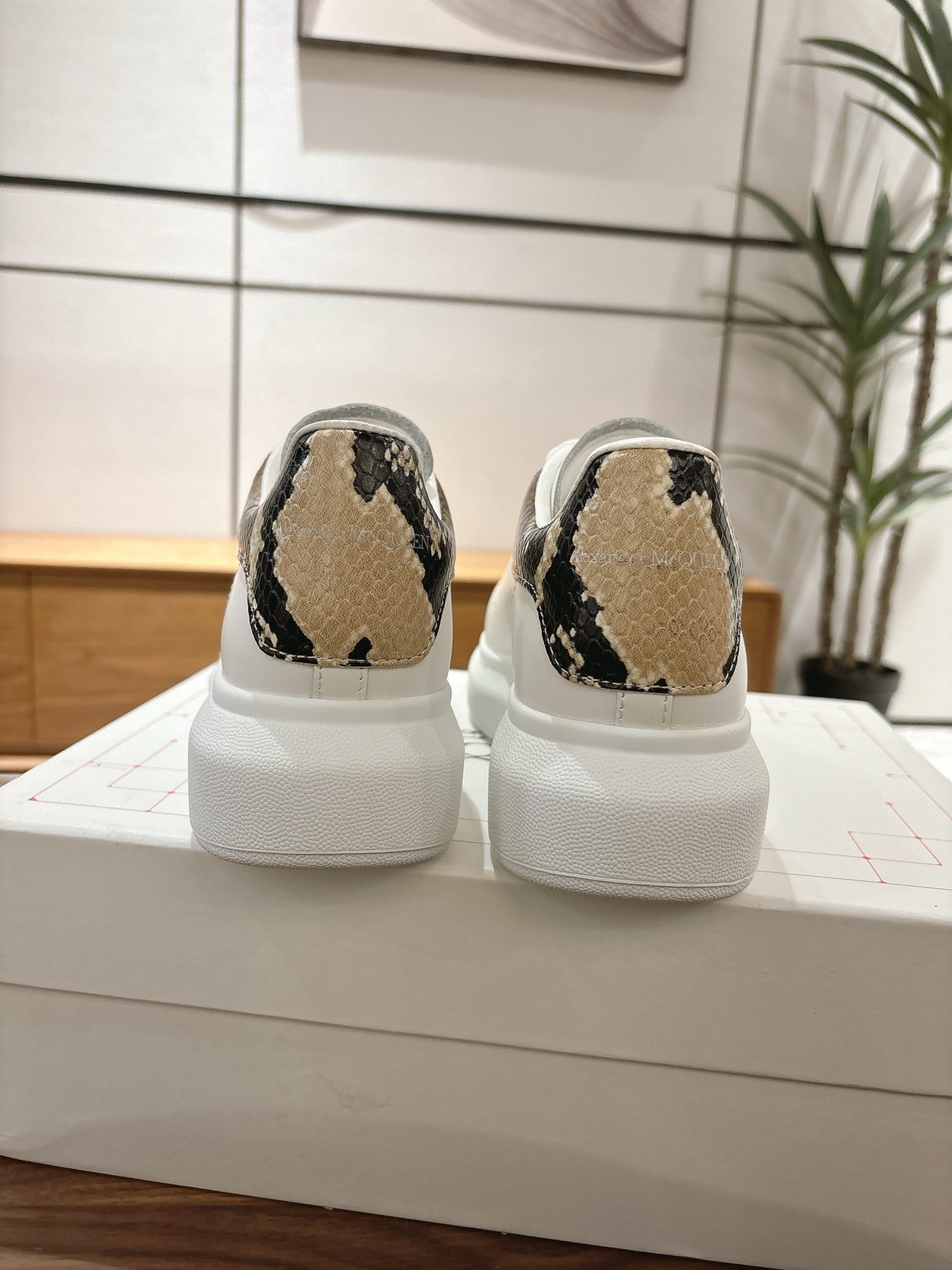 Alexander McQueen Sneaker