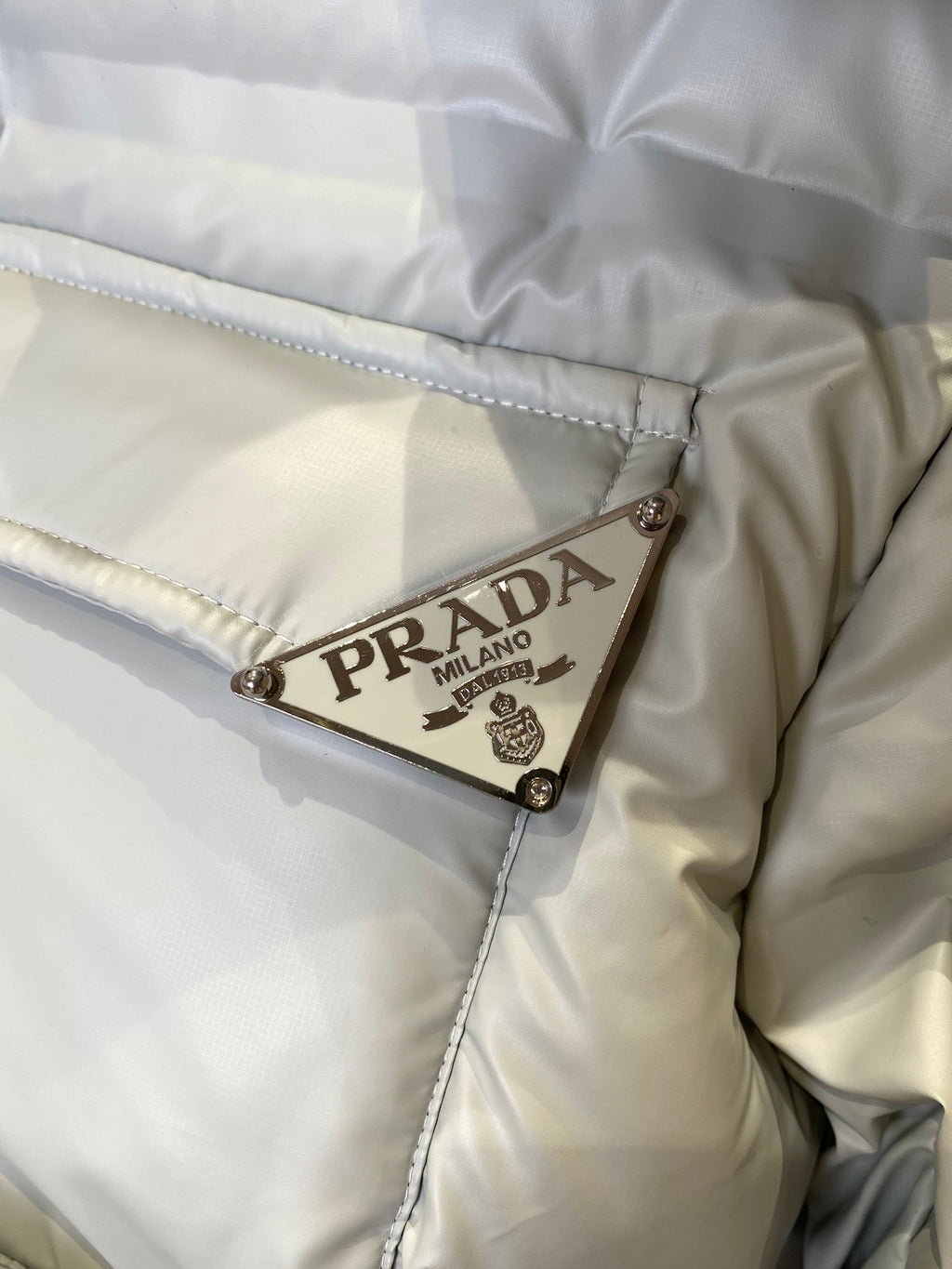 Prada Mont