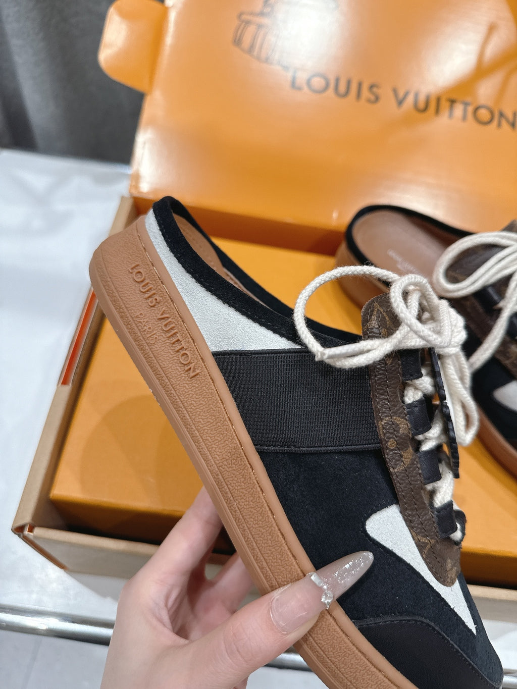 Louis Vuitton Sneaker
