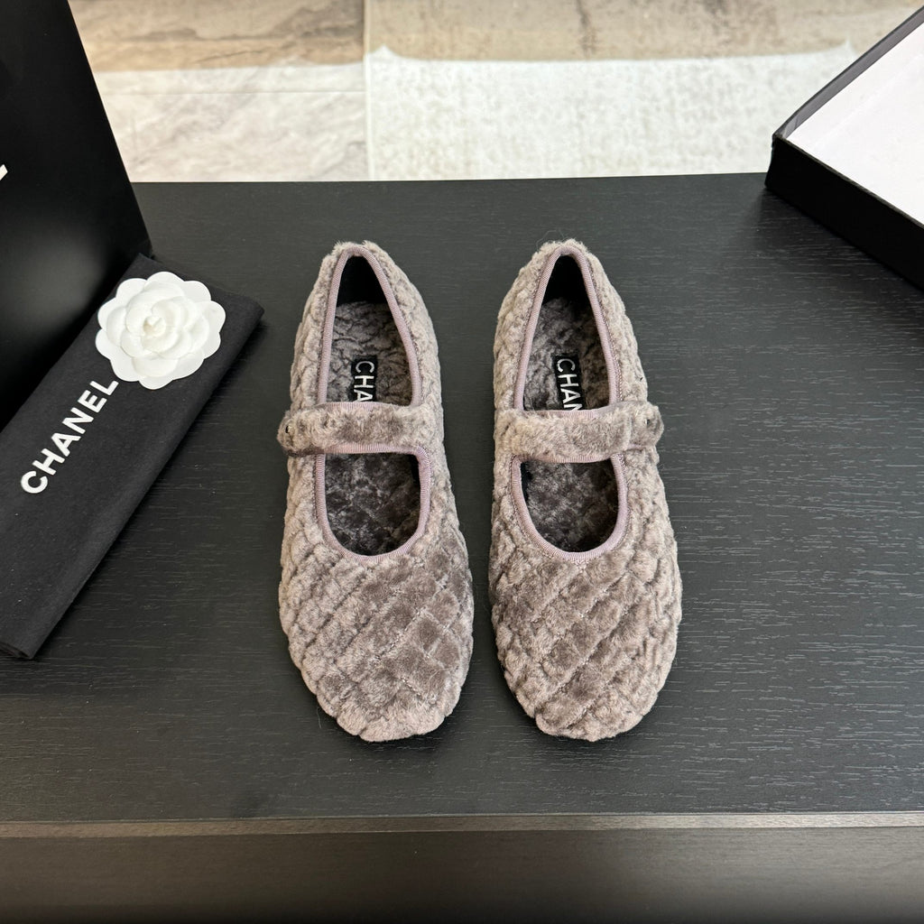 Chanel Slipper