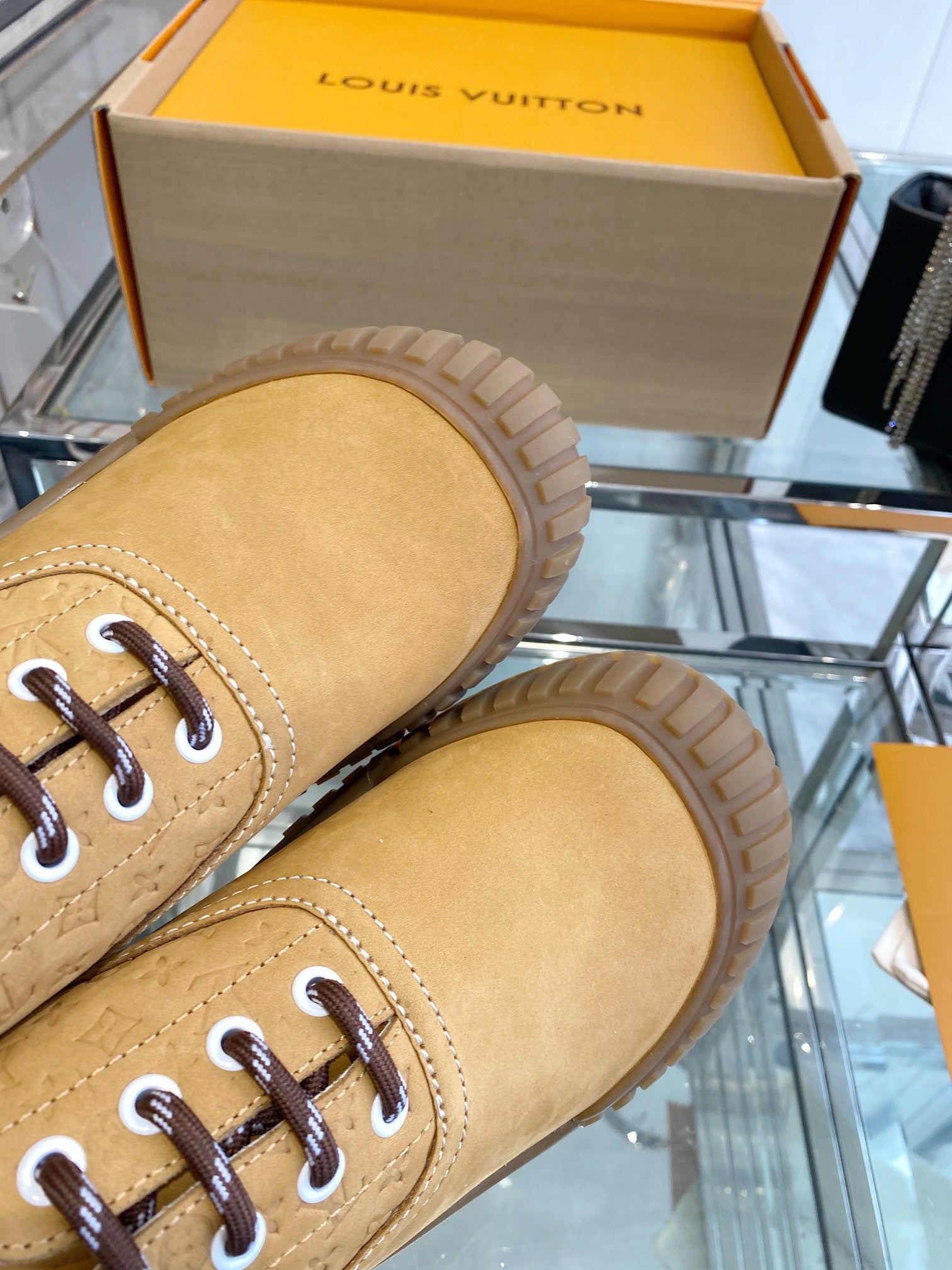 Louis Vuitton Sneaker