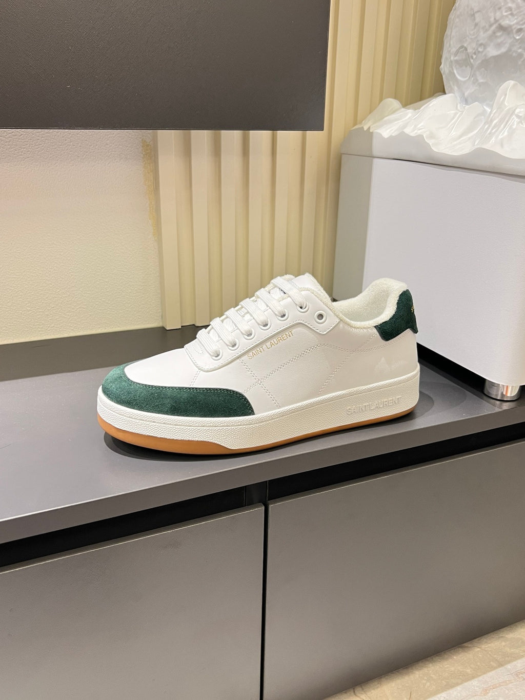 Yves Saint Laurent Sneaker