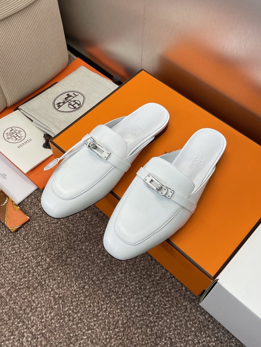 Hermes Slipper