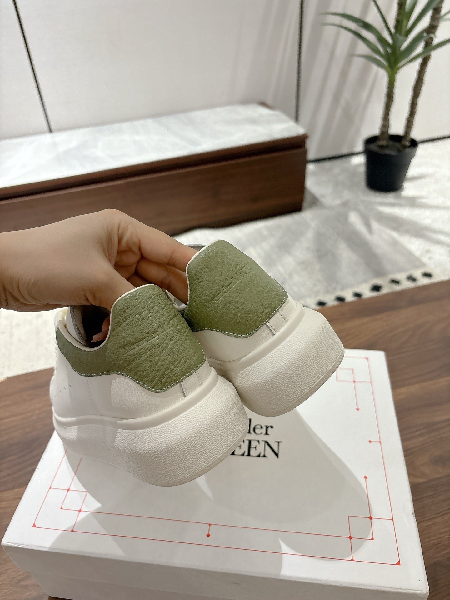 Alexander McQueen Sneaker