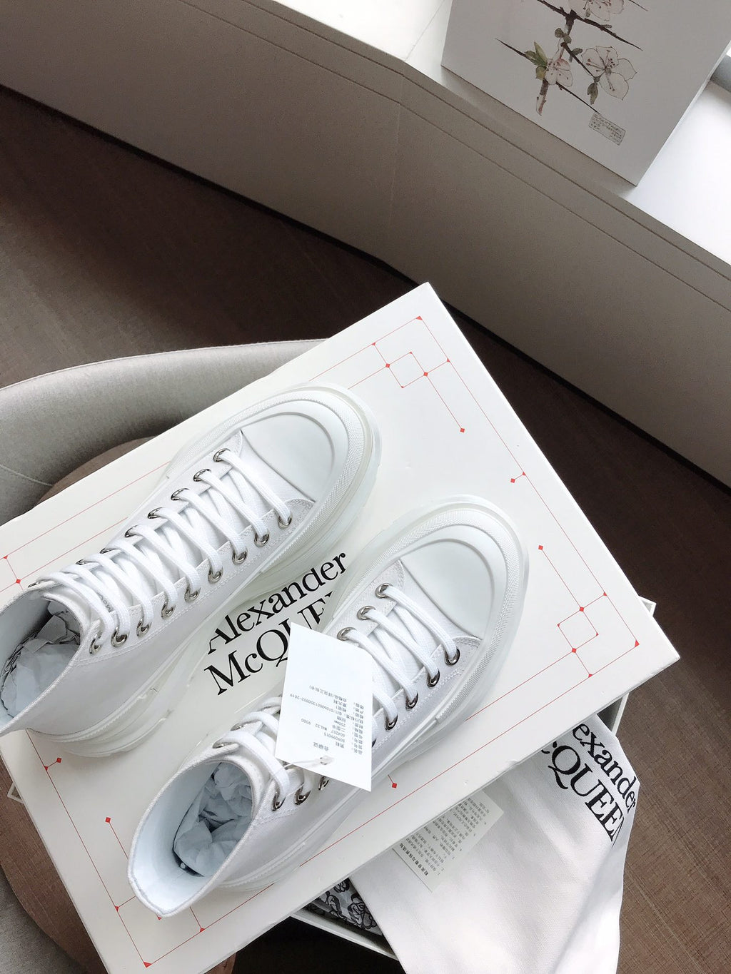 Alexander McQueen Bot