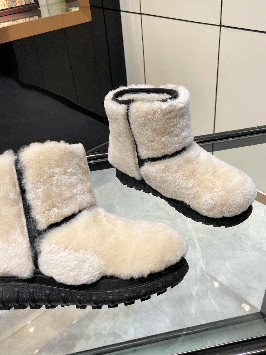 Ugg 2025 New