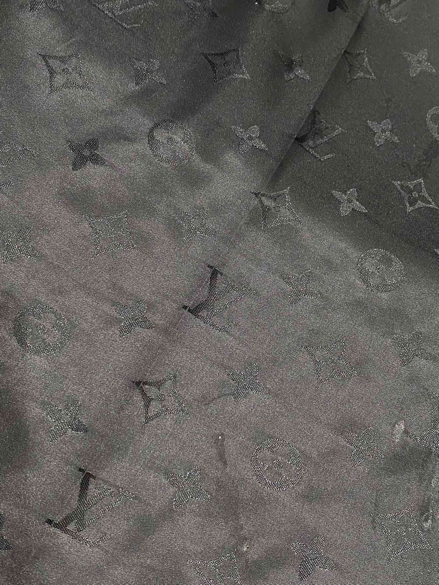 Louis Vuitton Deri Mont