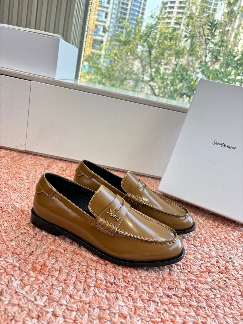 Yves Saint Laurent Loafer