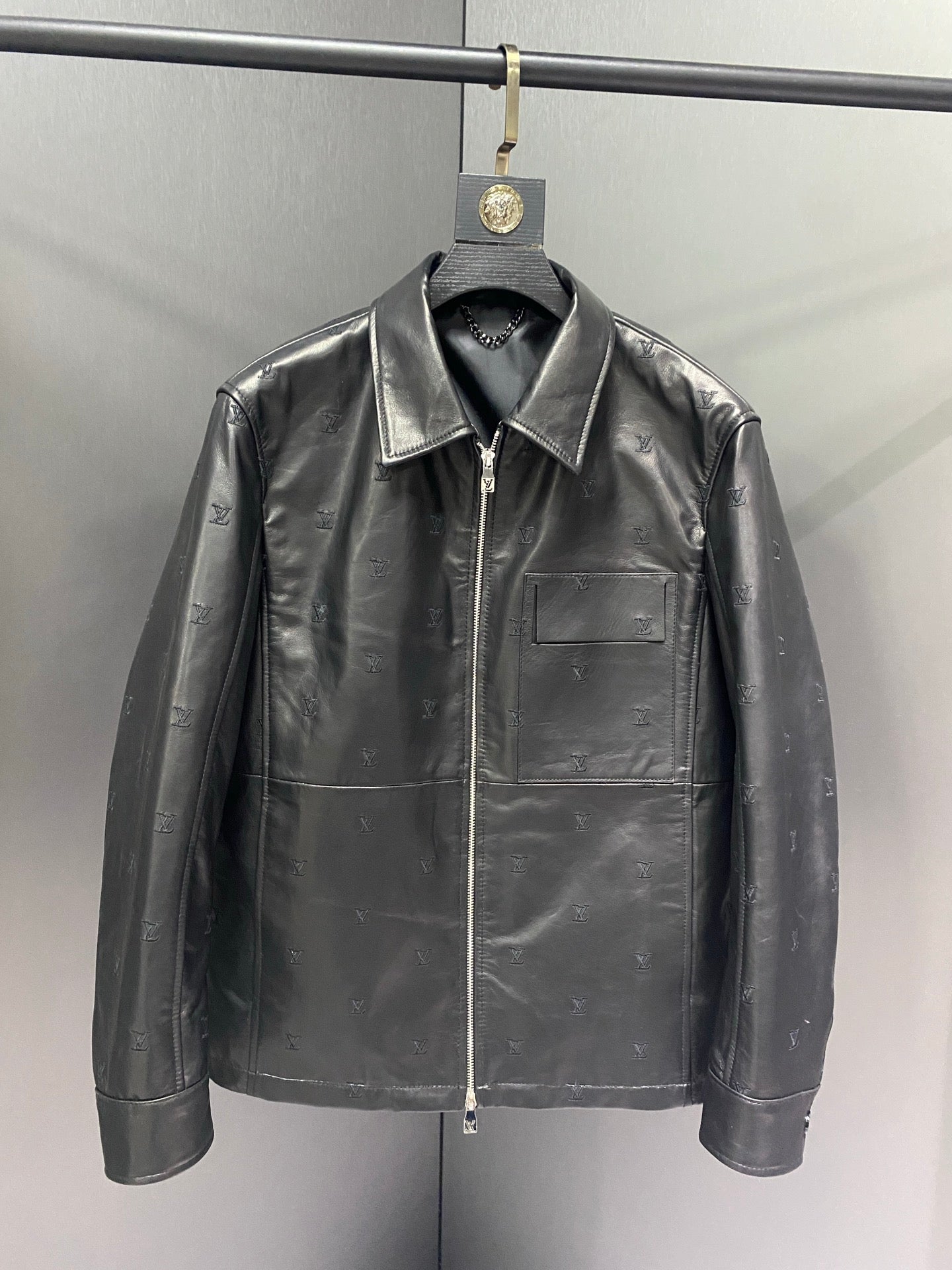 Louis Vuitton Deri Mont