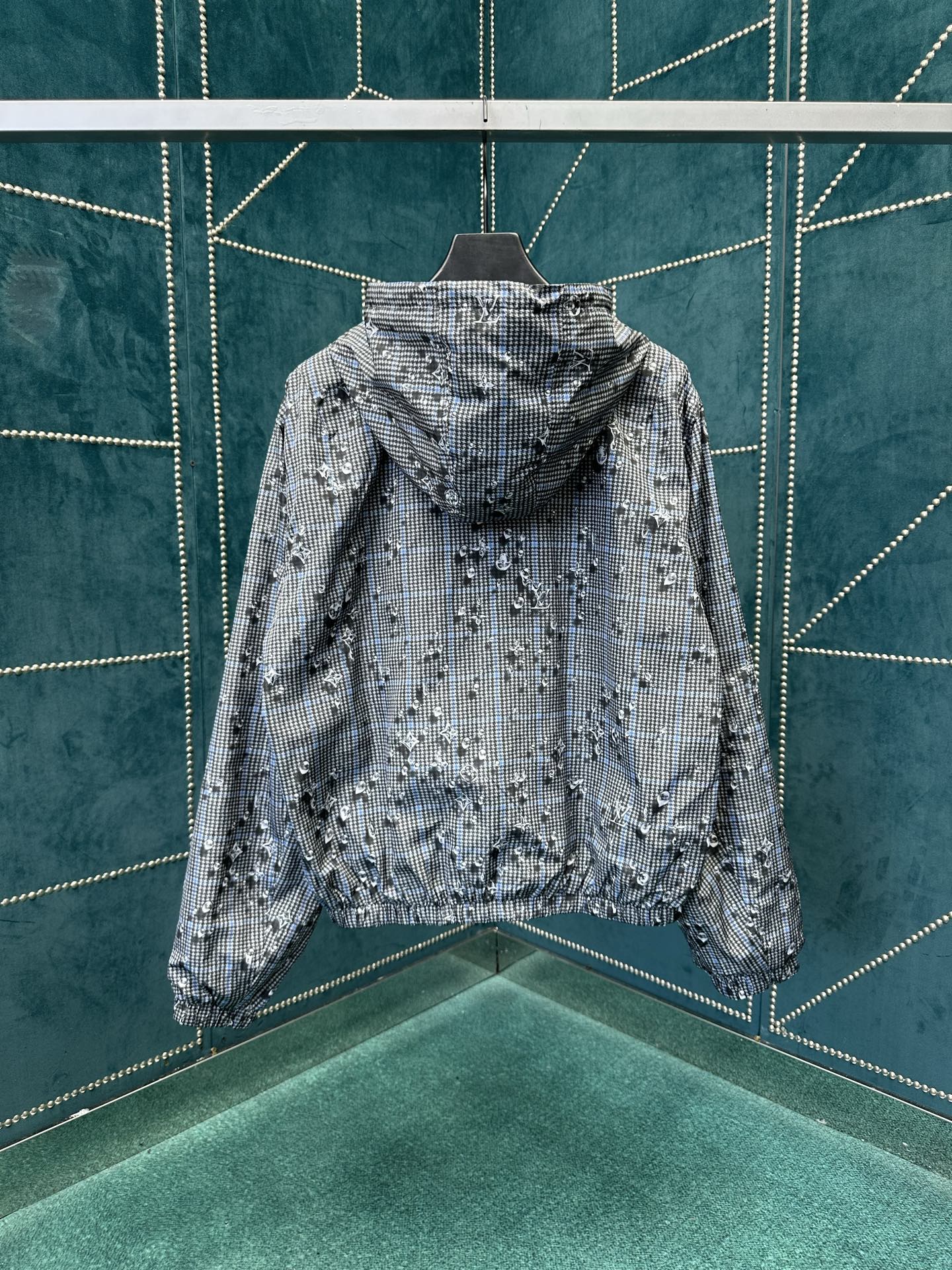 Louis Vuitton Yağmurluk