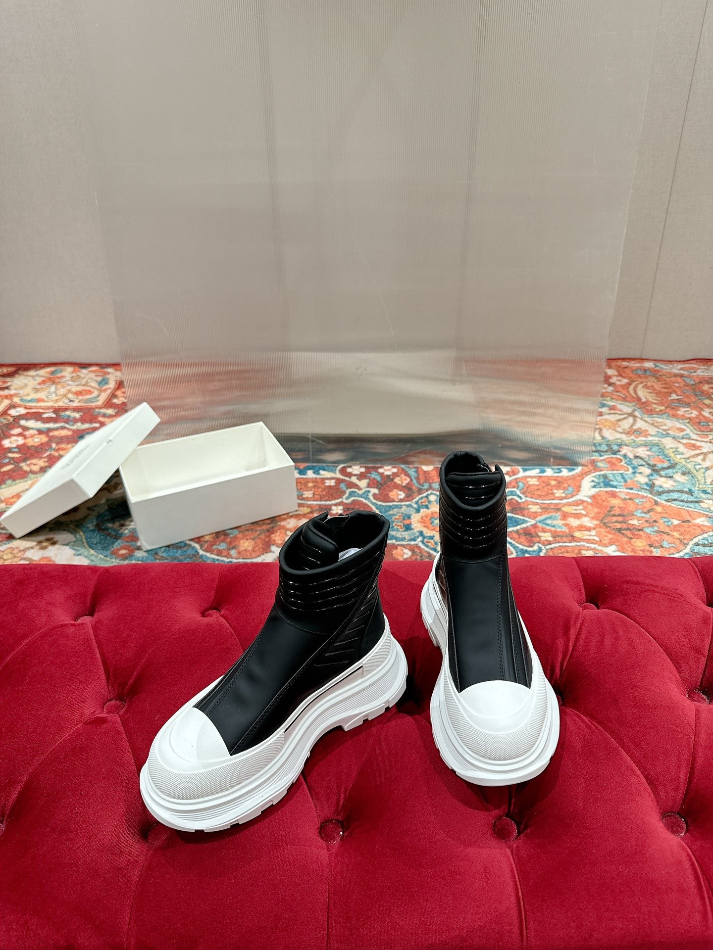 Alexander McQueen Bot