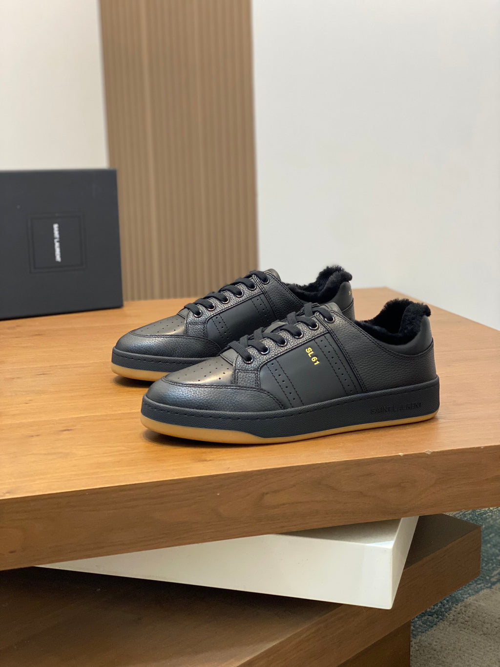 Yves Saint Laurent Sneaker