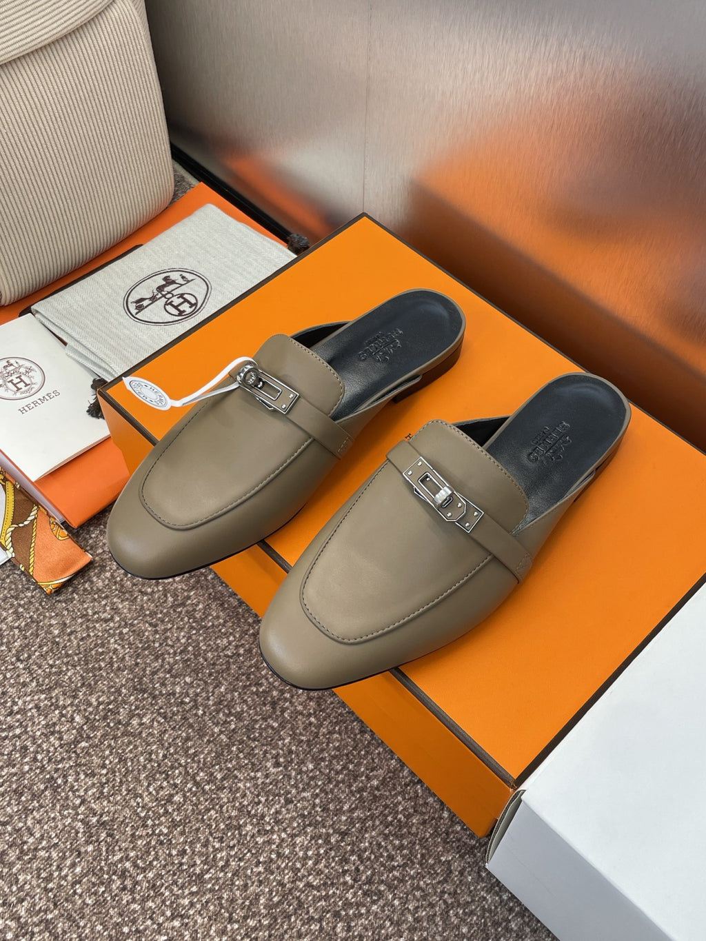 Hermes Slipper