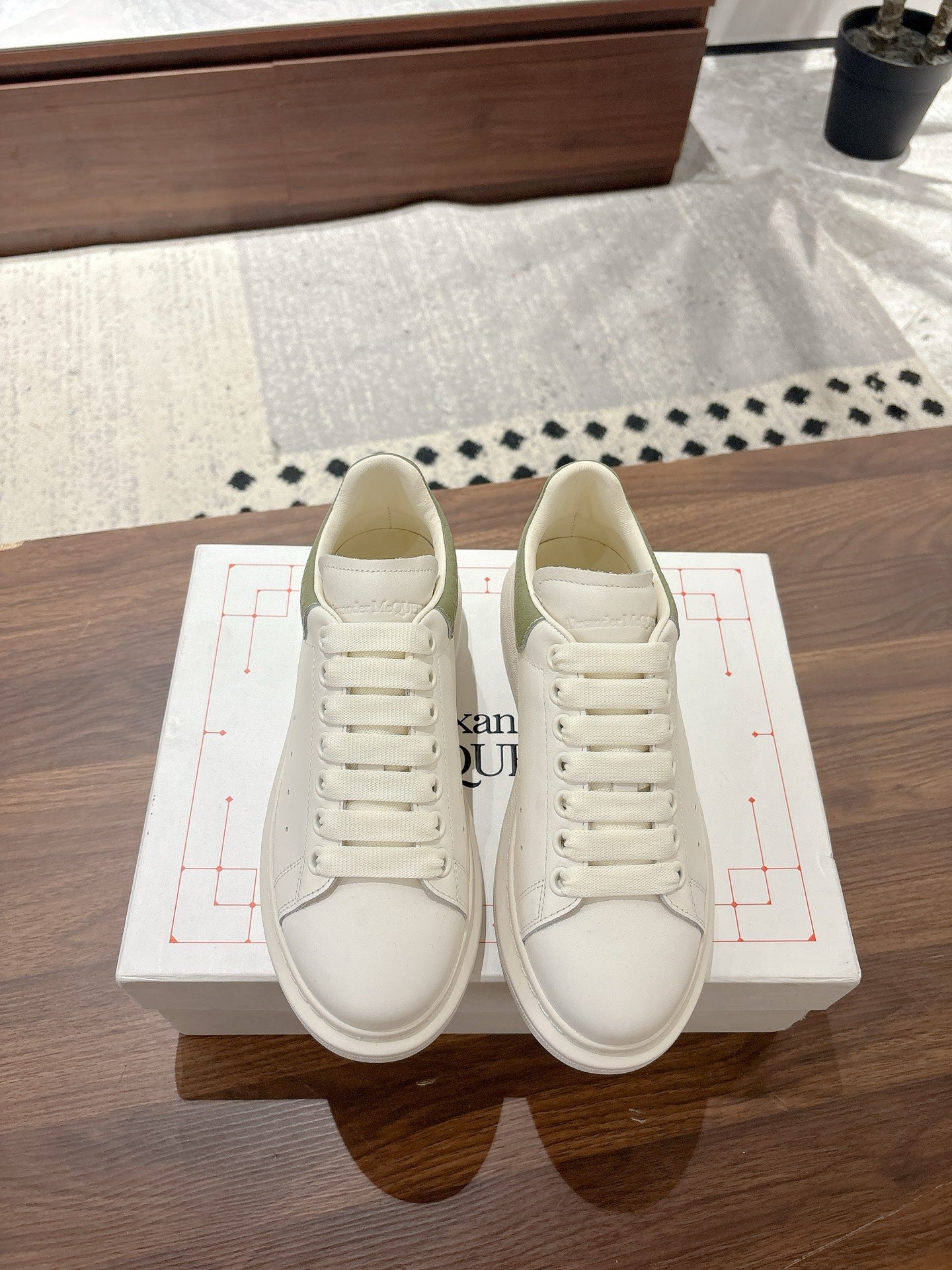 Alexander McQueen Sneaker