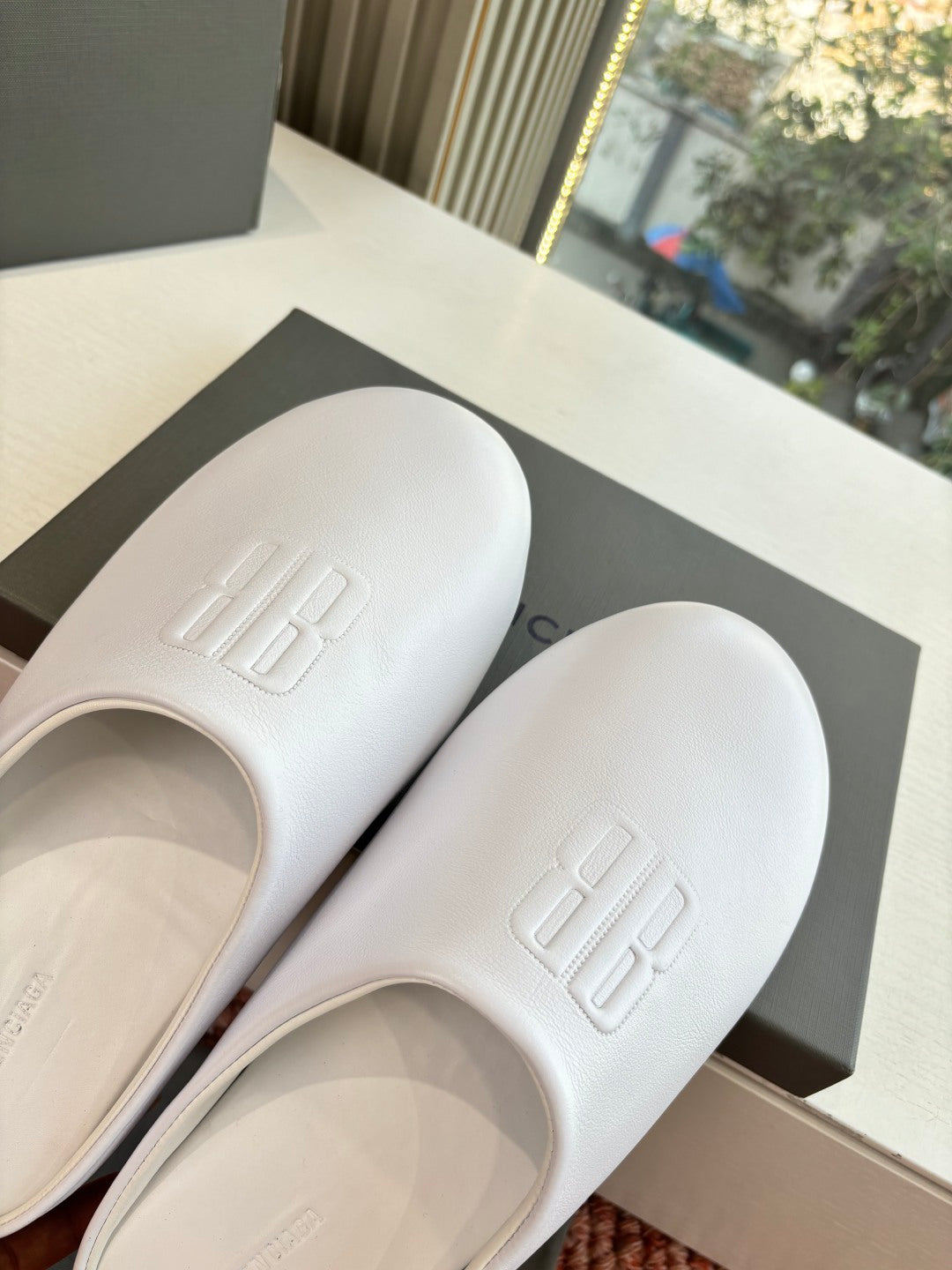 Balenciaga Slipper