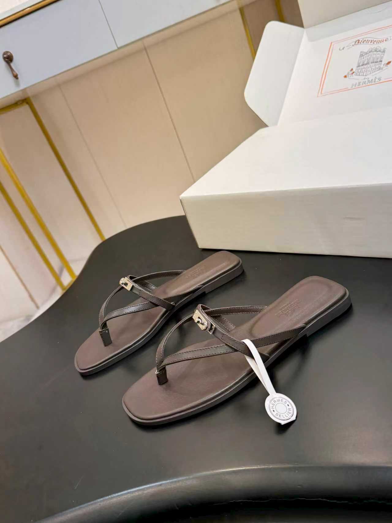 Hermes Slipper