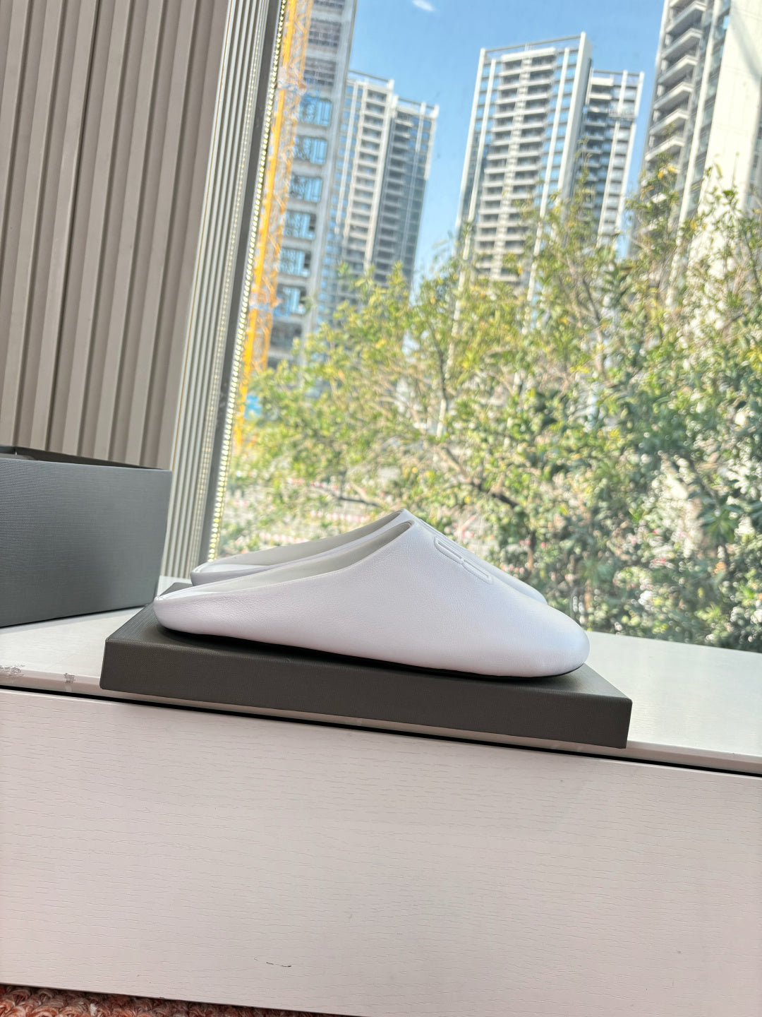 Balenciaga Slipper
