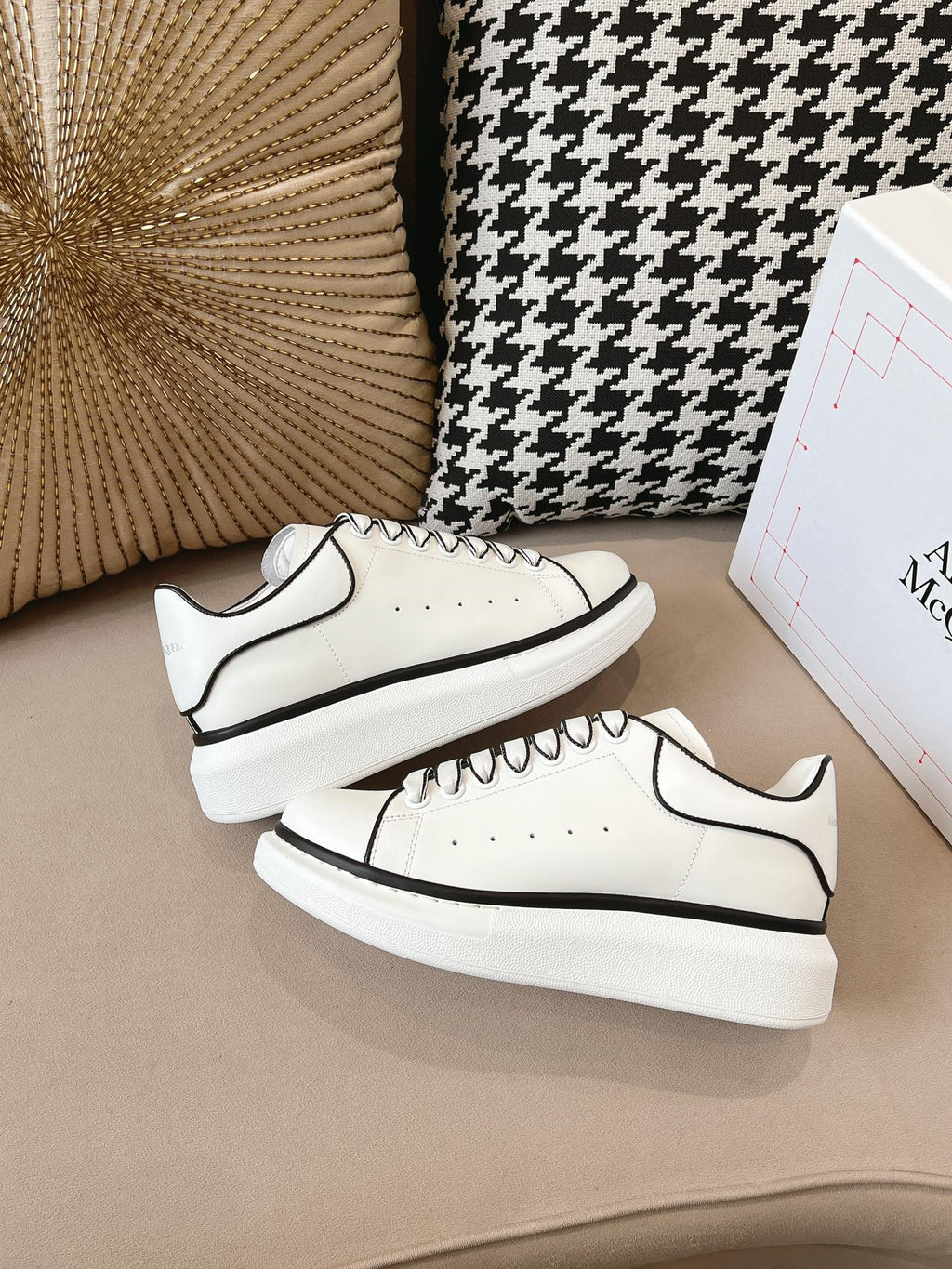 Alexander McQueen Sneaker