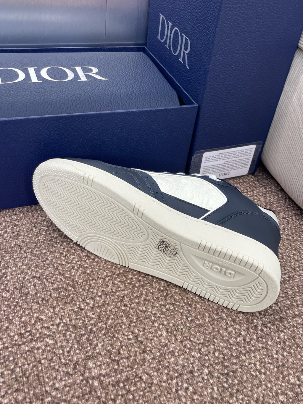 Dior sneaker