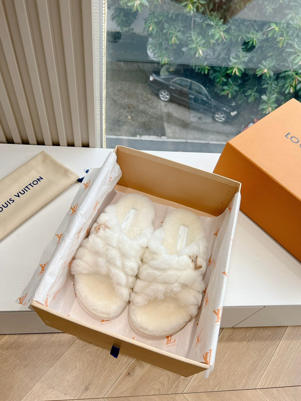 Louis Vuitton Slipper
