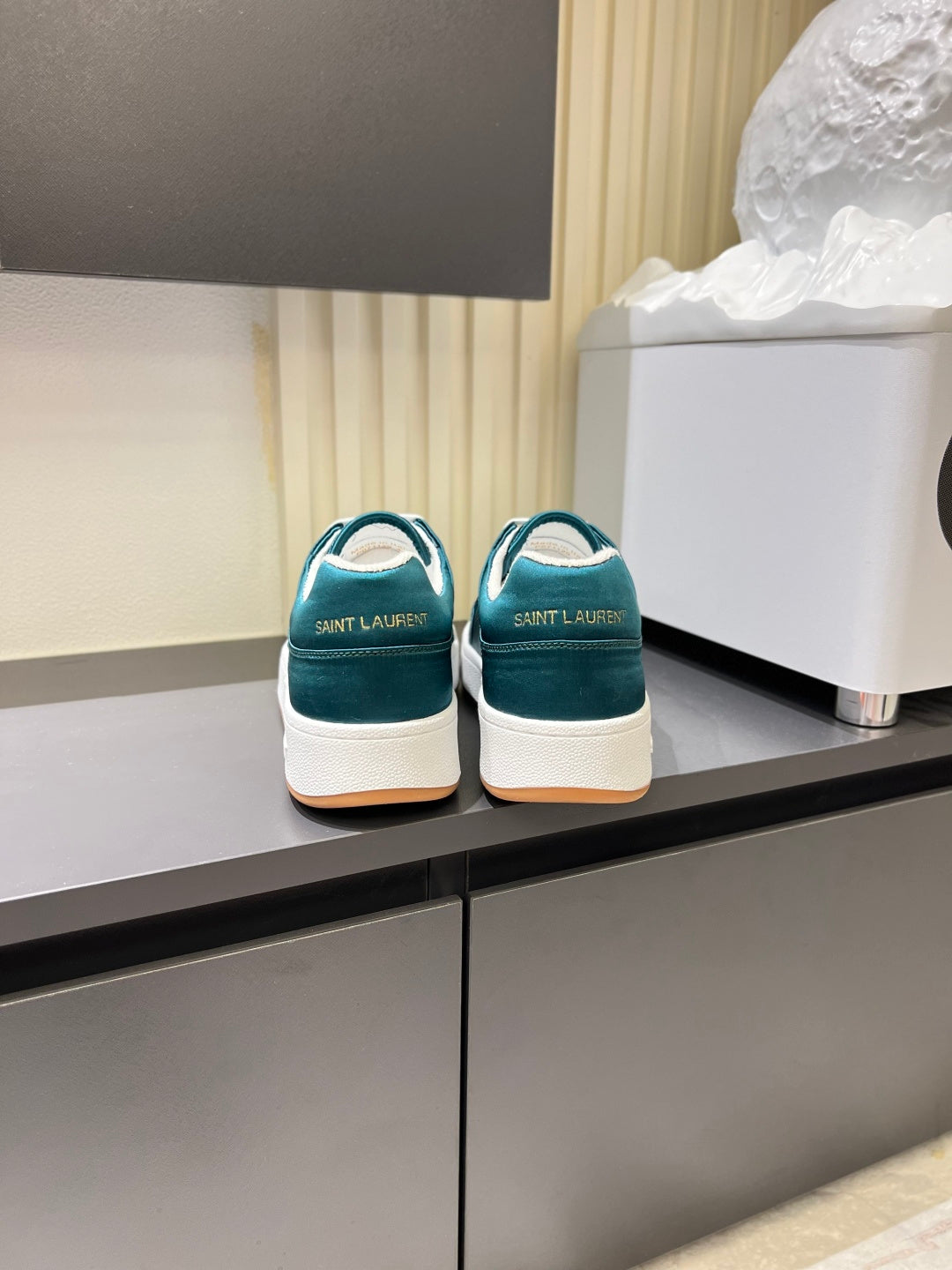 Yves Saint Laurent Sneaker