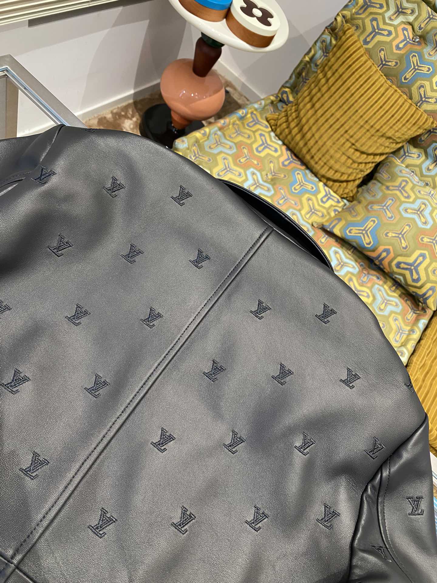 Louis Vuitton Deri Mont