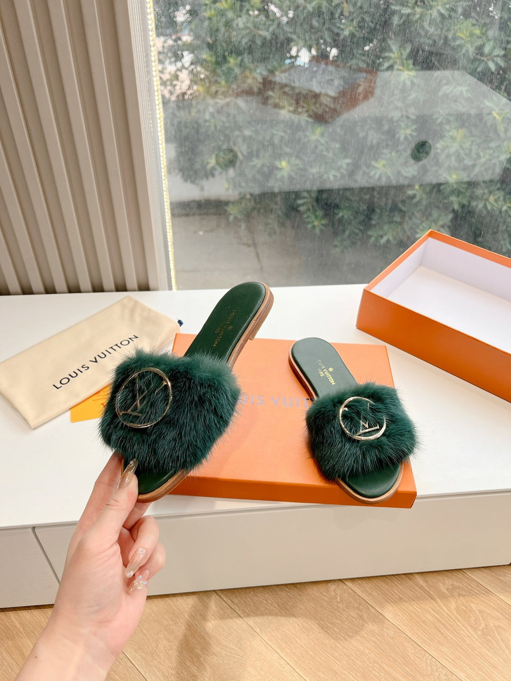 Louis Vuitton Slipper