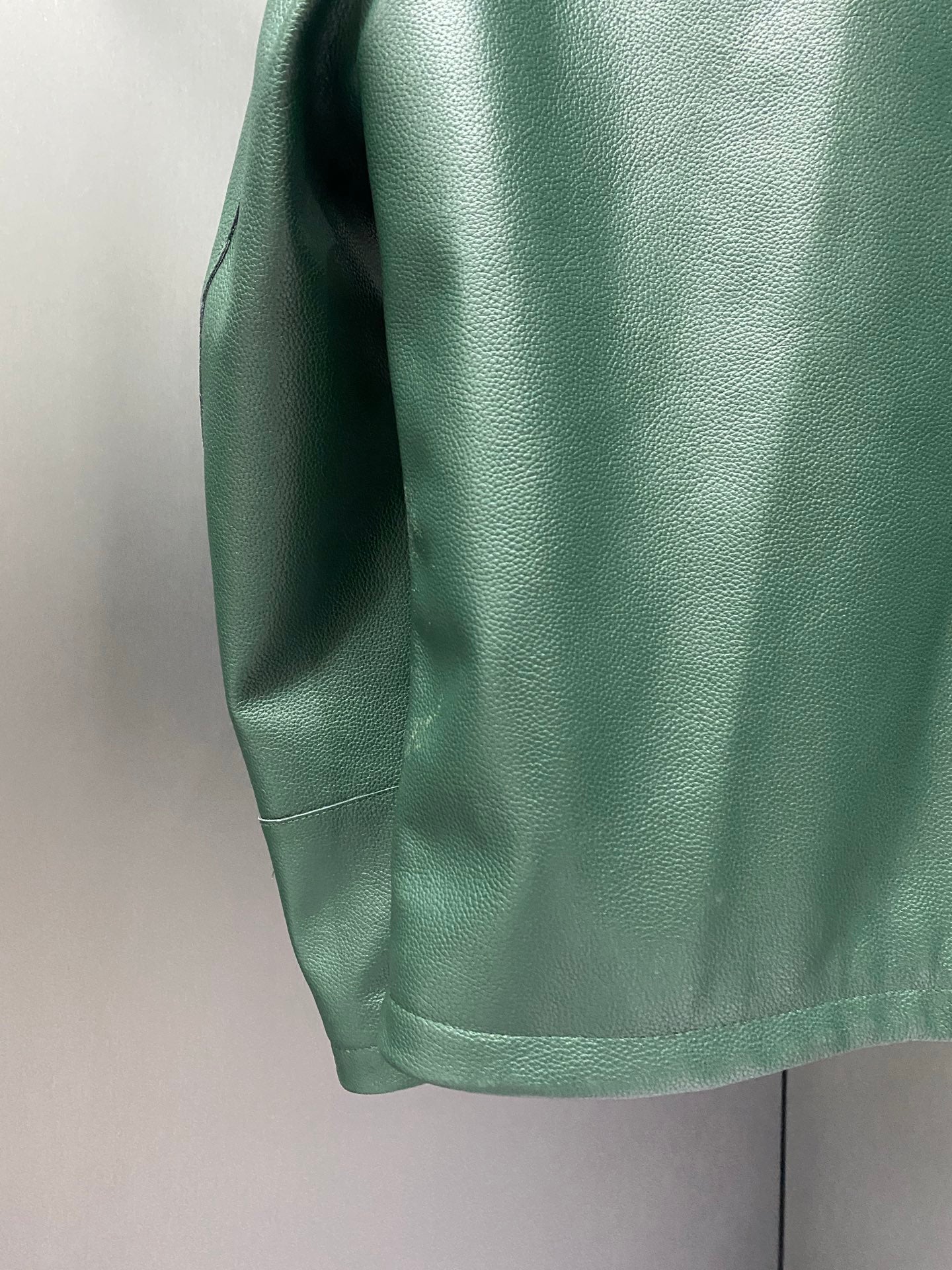 Louis Vuitton Deri Mont