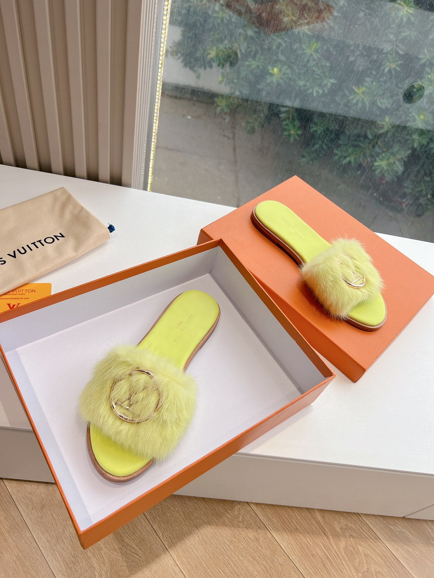 Louis Vuitton Slipper