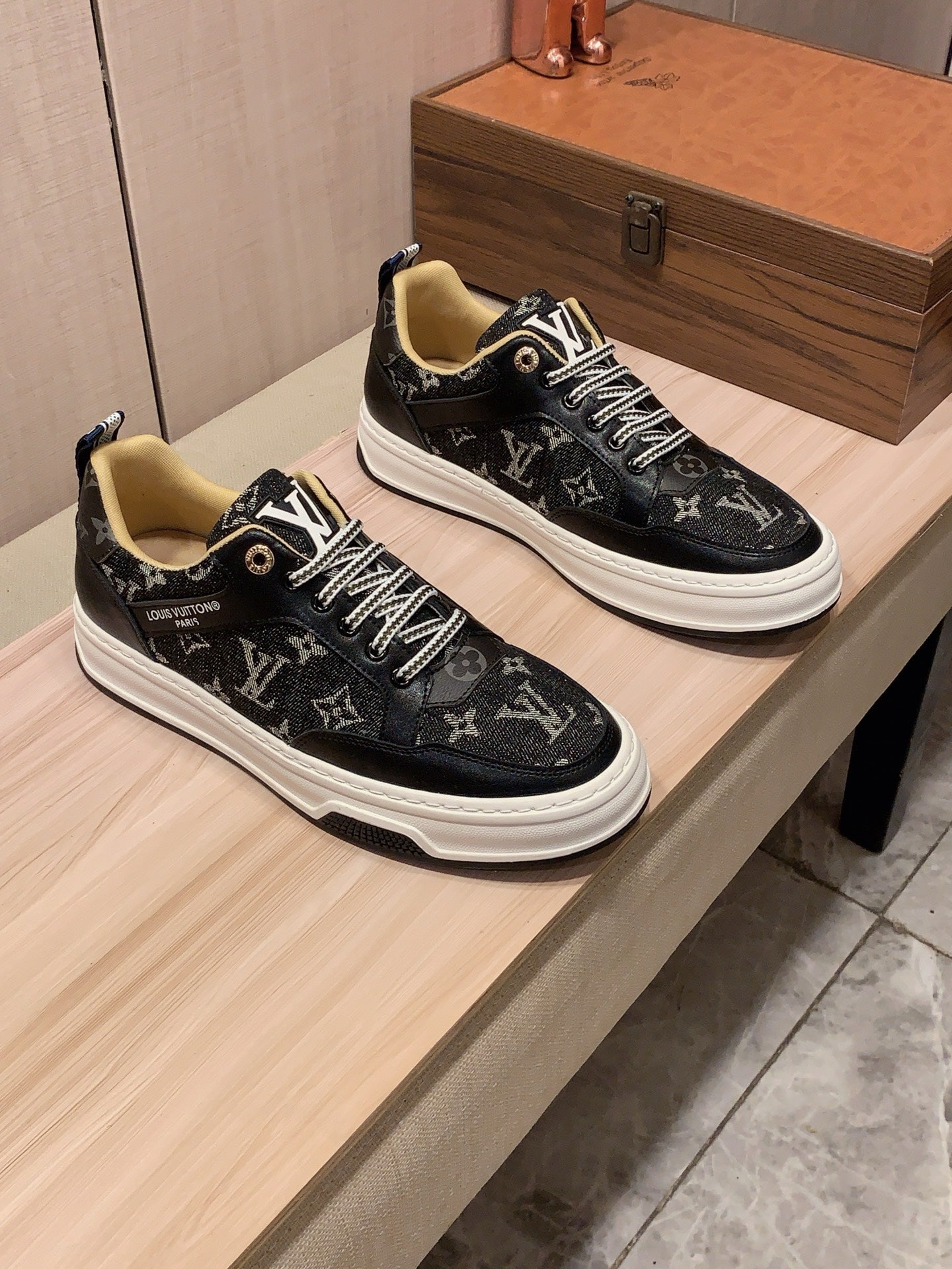 Louis Vuitton Sneaker