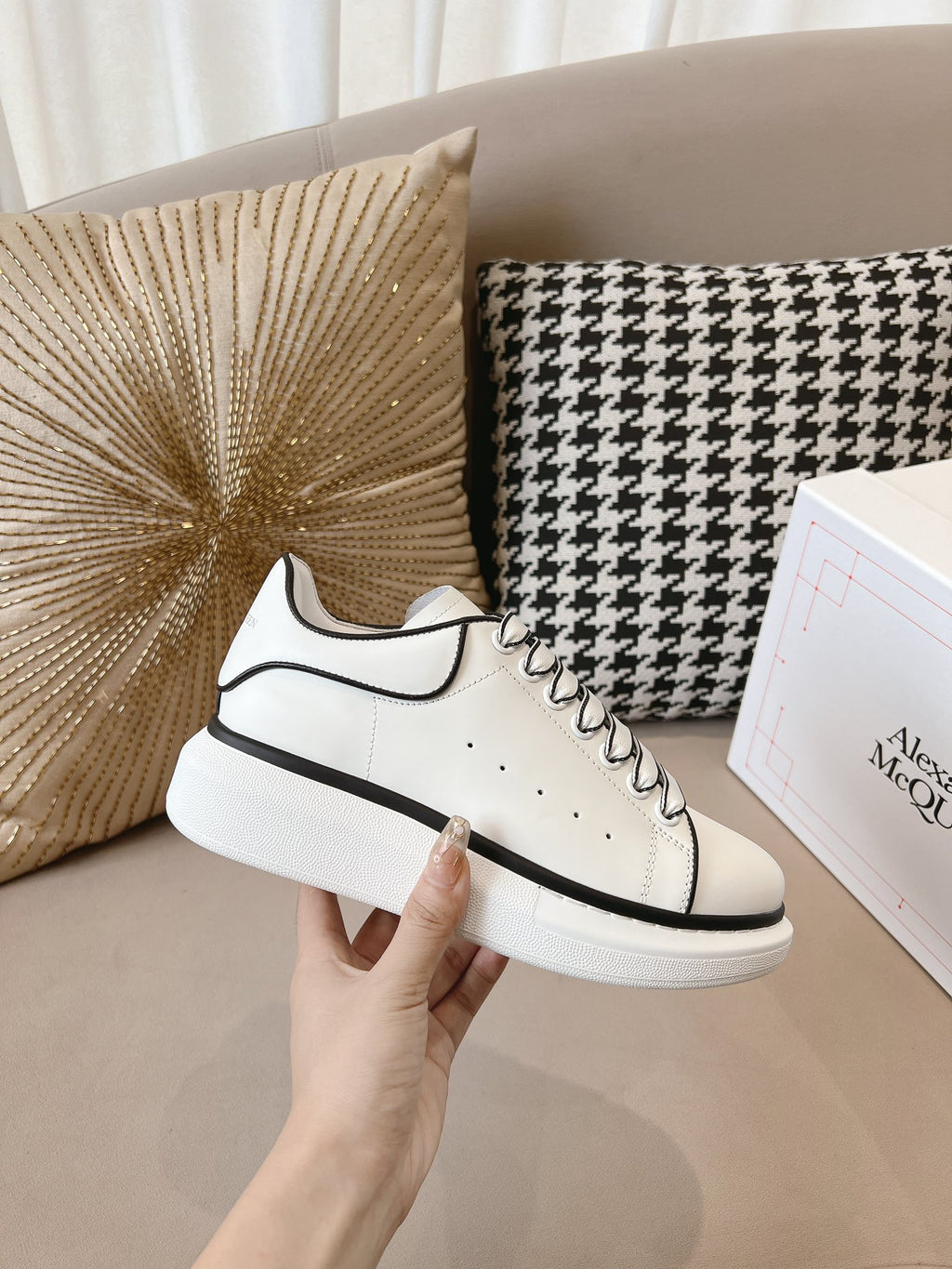 Alexander McQueen Sneaker