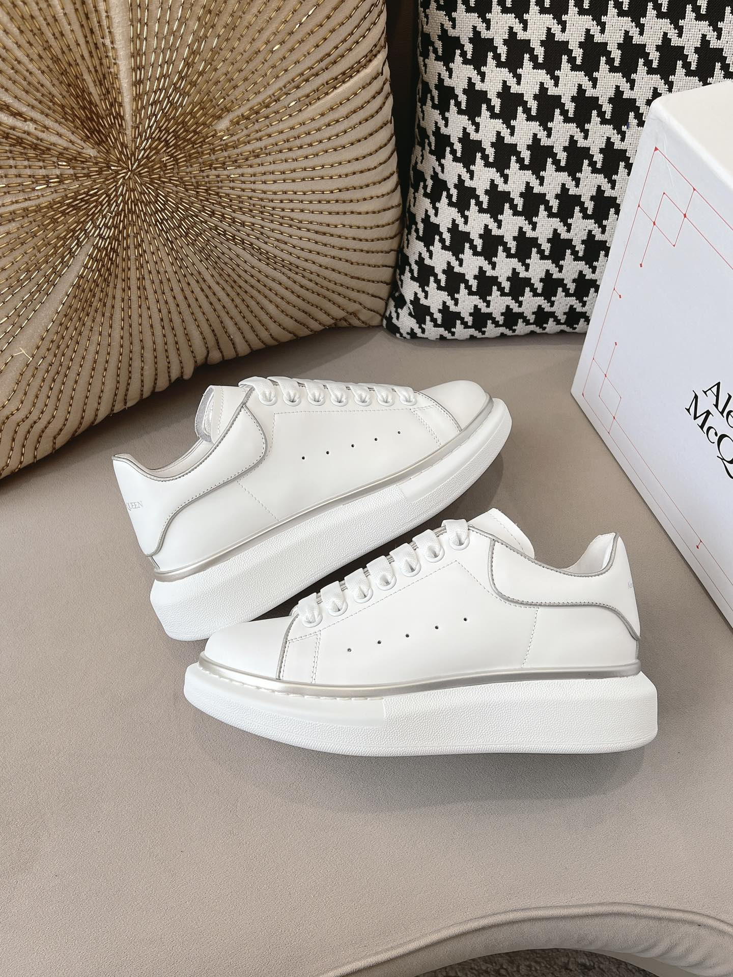 Alexander McQueen Sneaker
