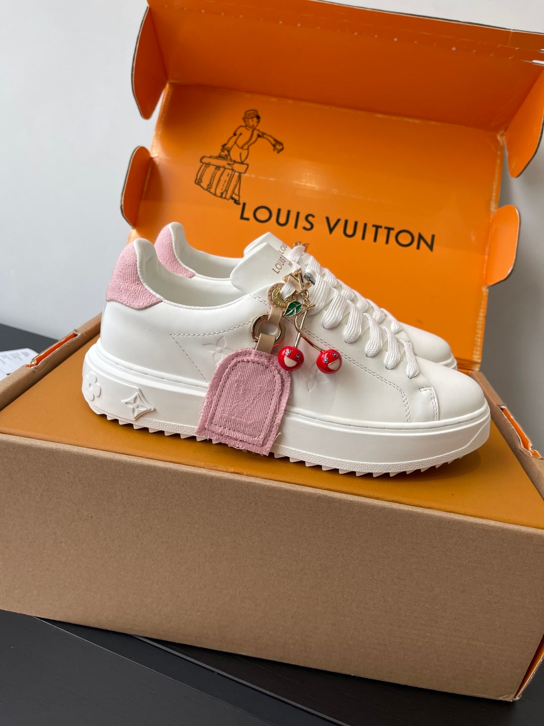 Louis Vuitton Sneaker