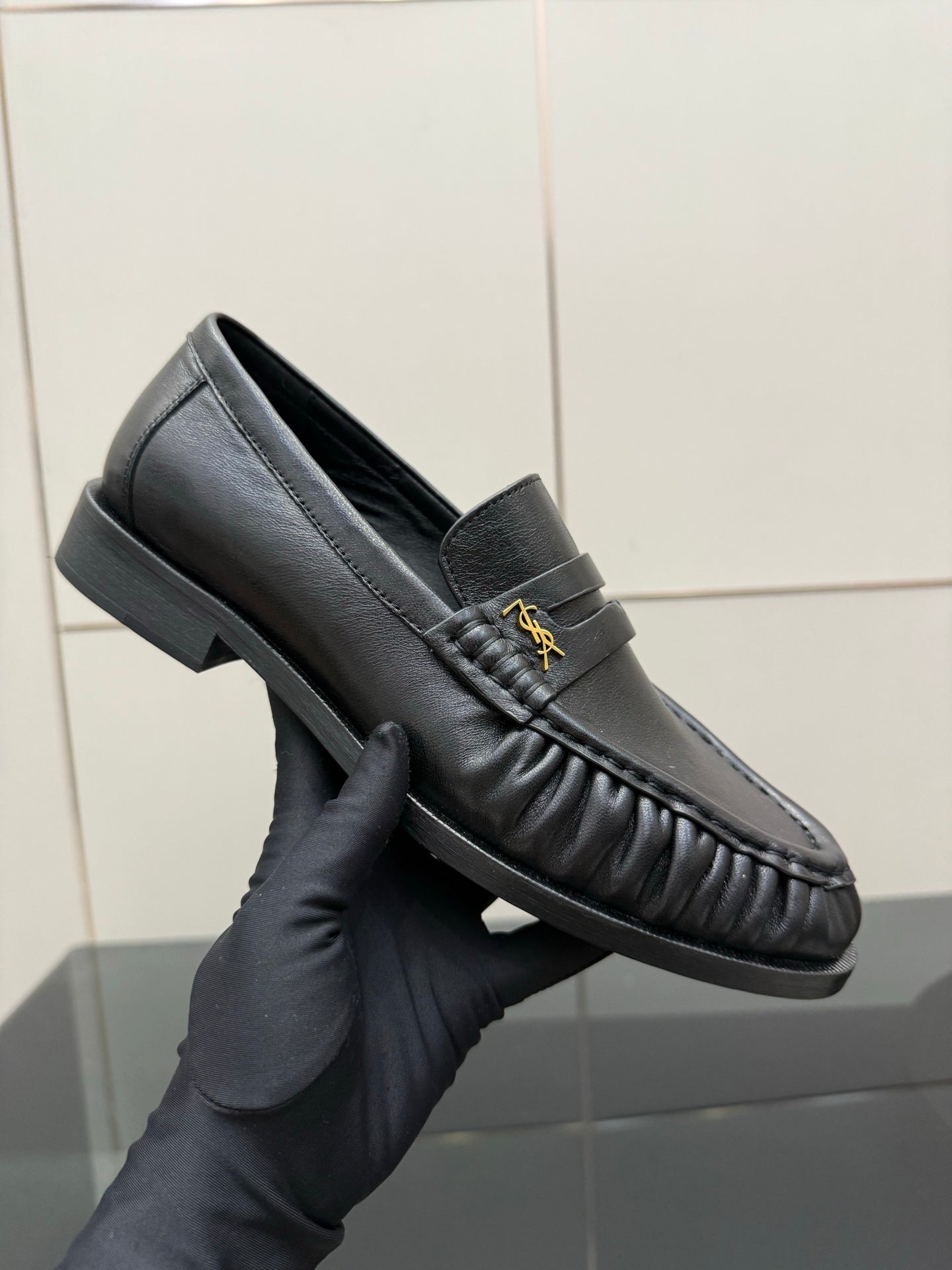 Yves Saint Laurent Loafer