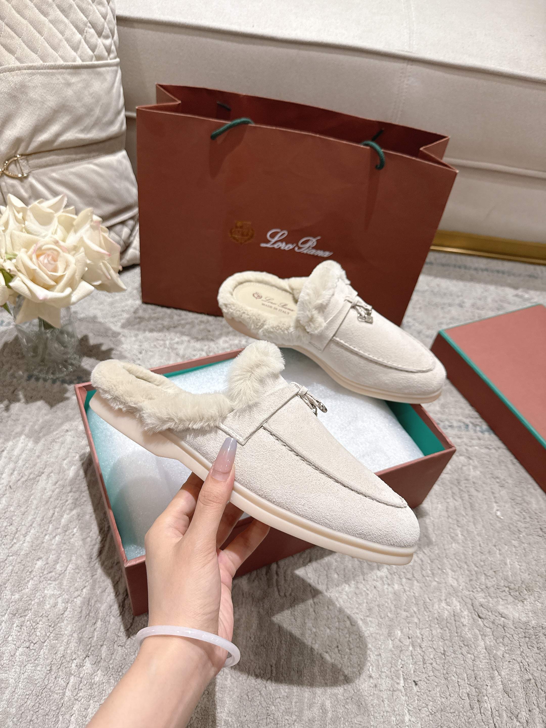 Loro Piana Slipper