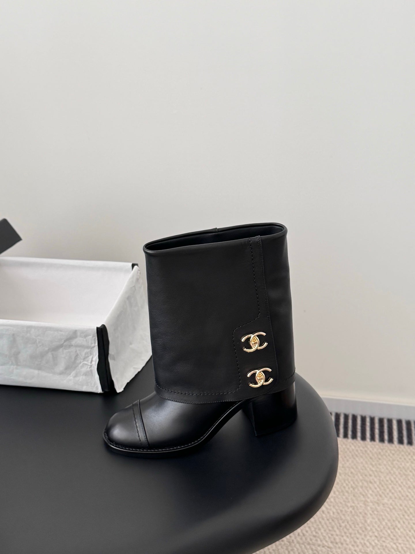 Chanel Çizme