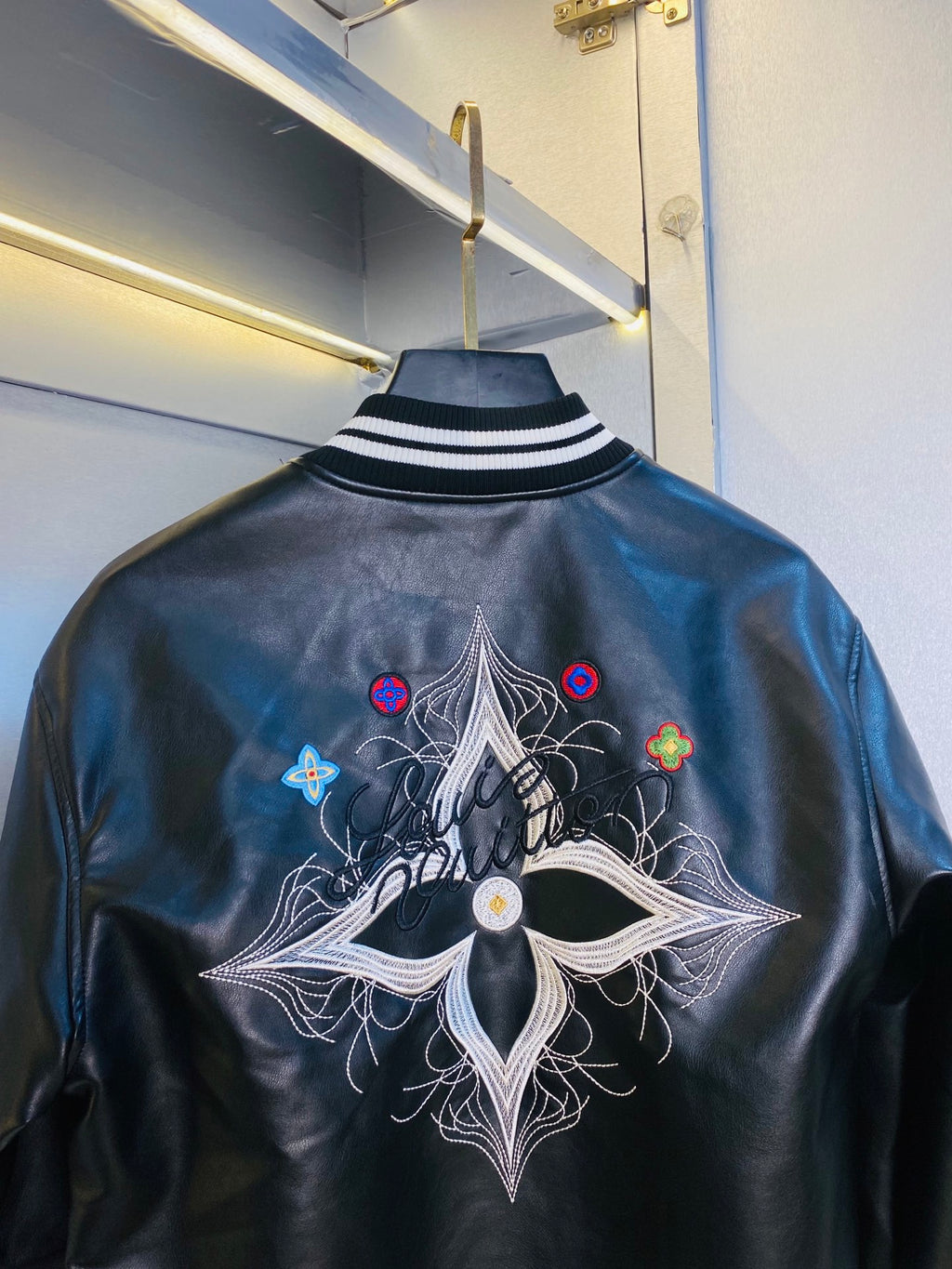 Louis Vuitton Deri Mont