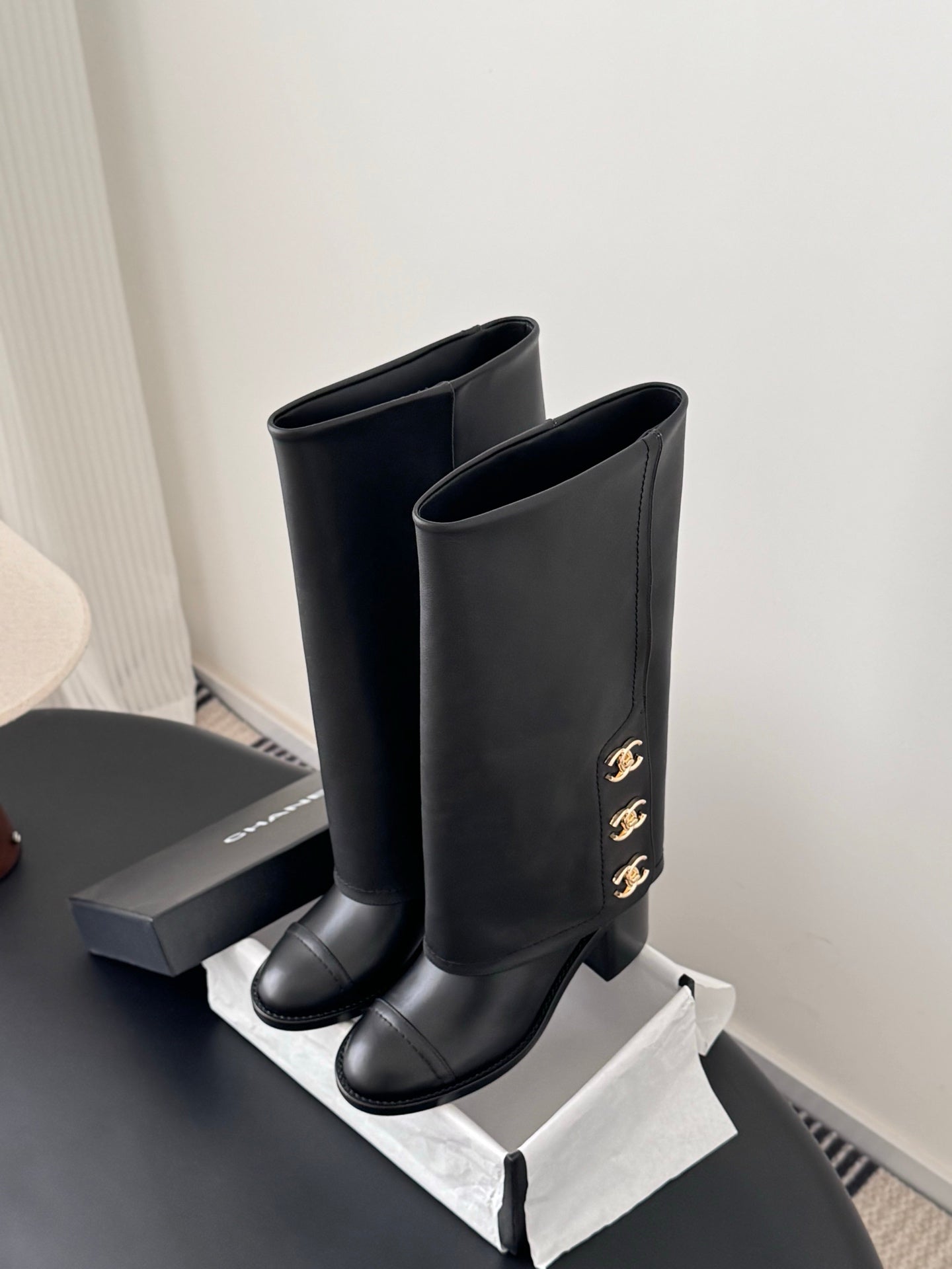 Chanel Çizme