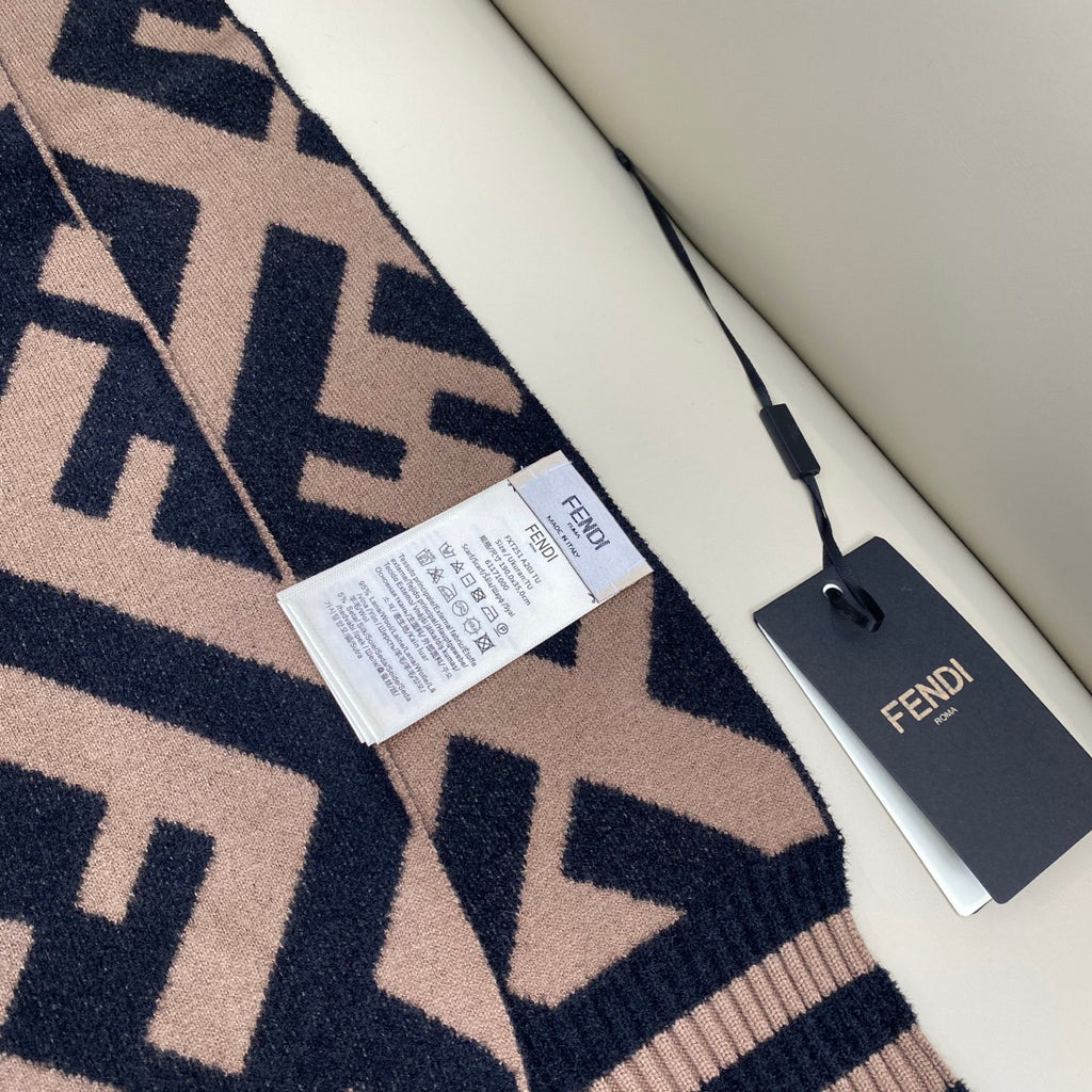 Fendi Atkı