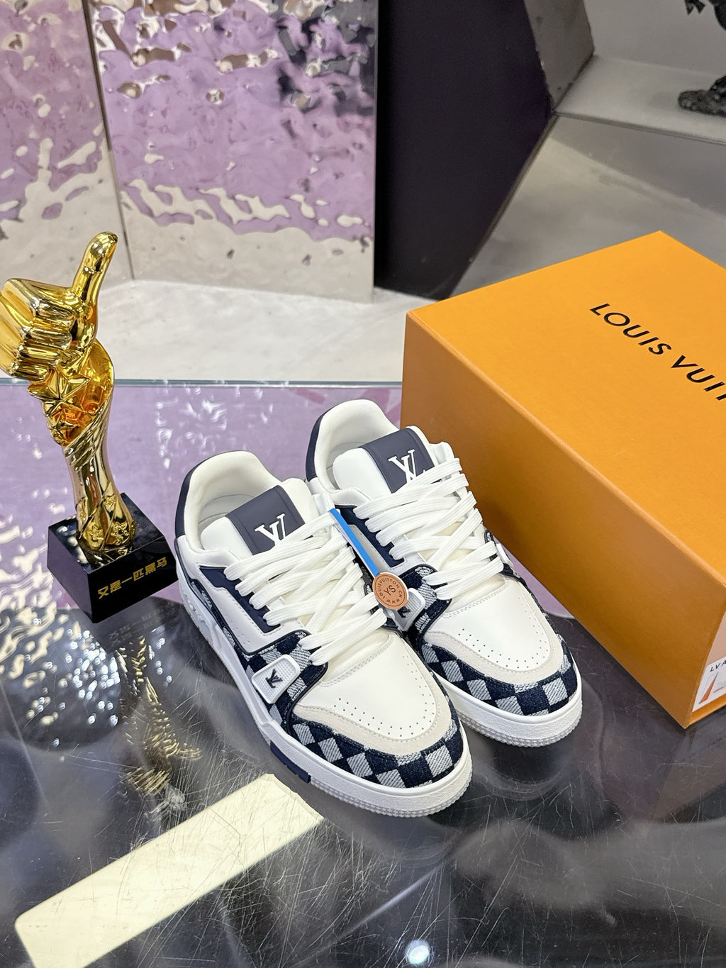 Louis Vuitton Sneaker