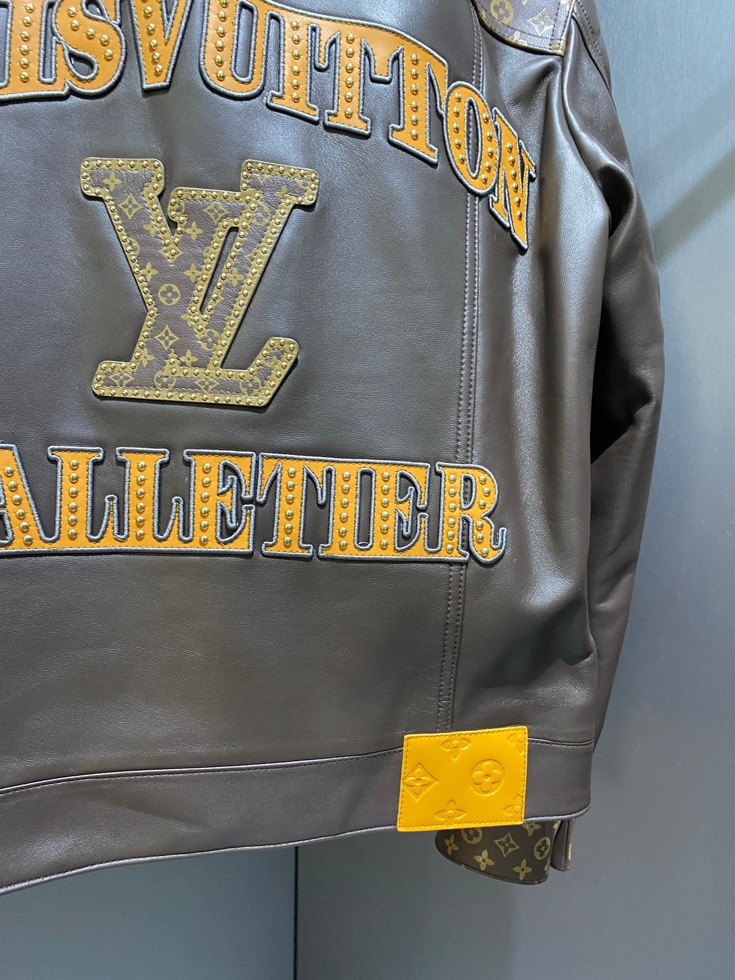 Louis Vuitton Deri Mont