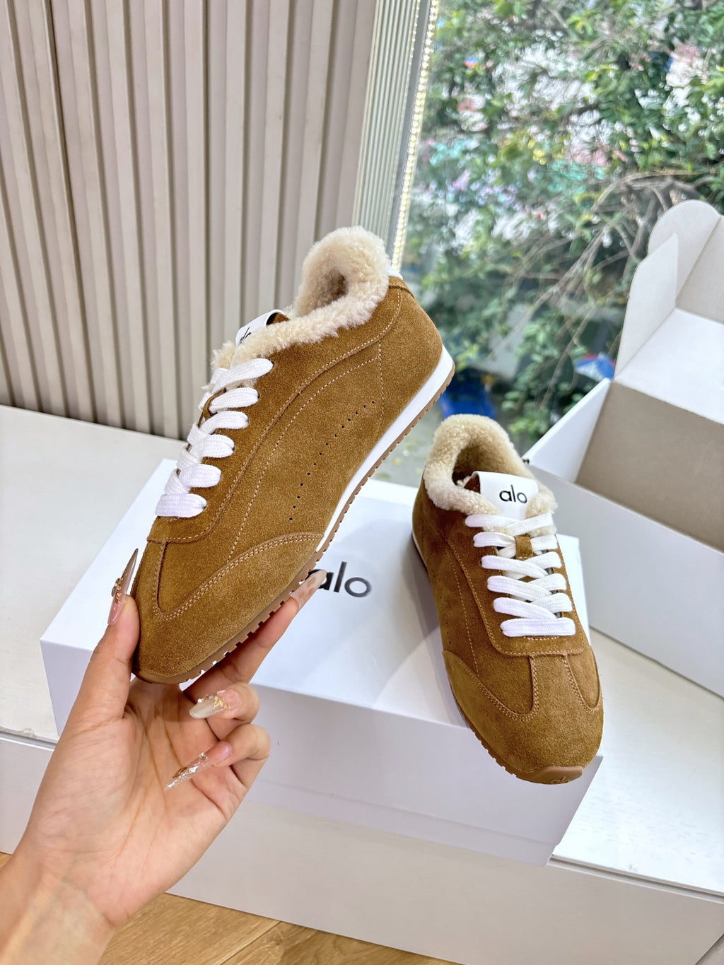 Alo Yoga Sneaker