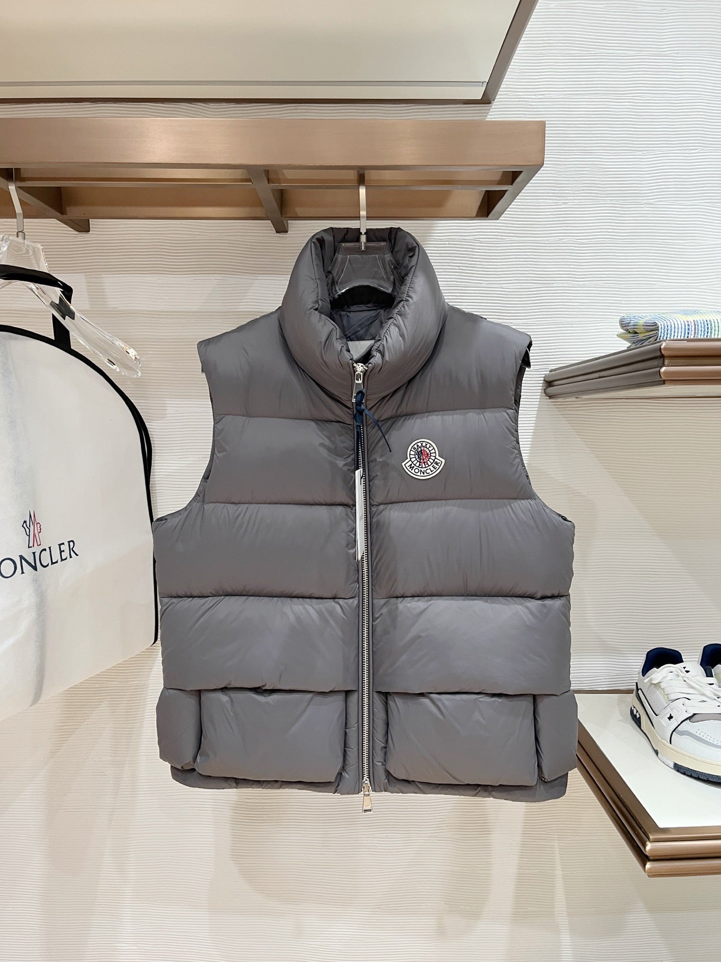 Moncler Yelek