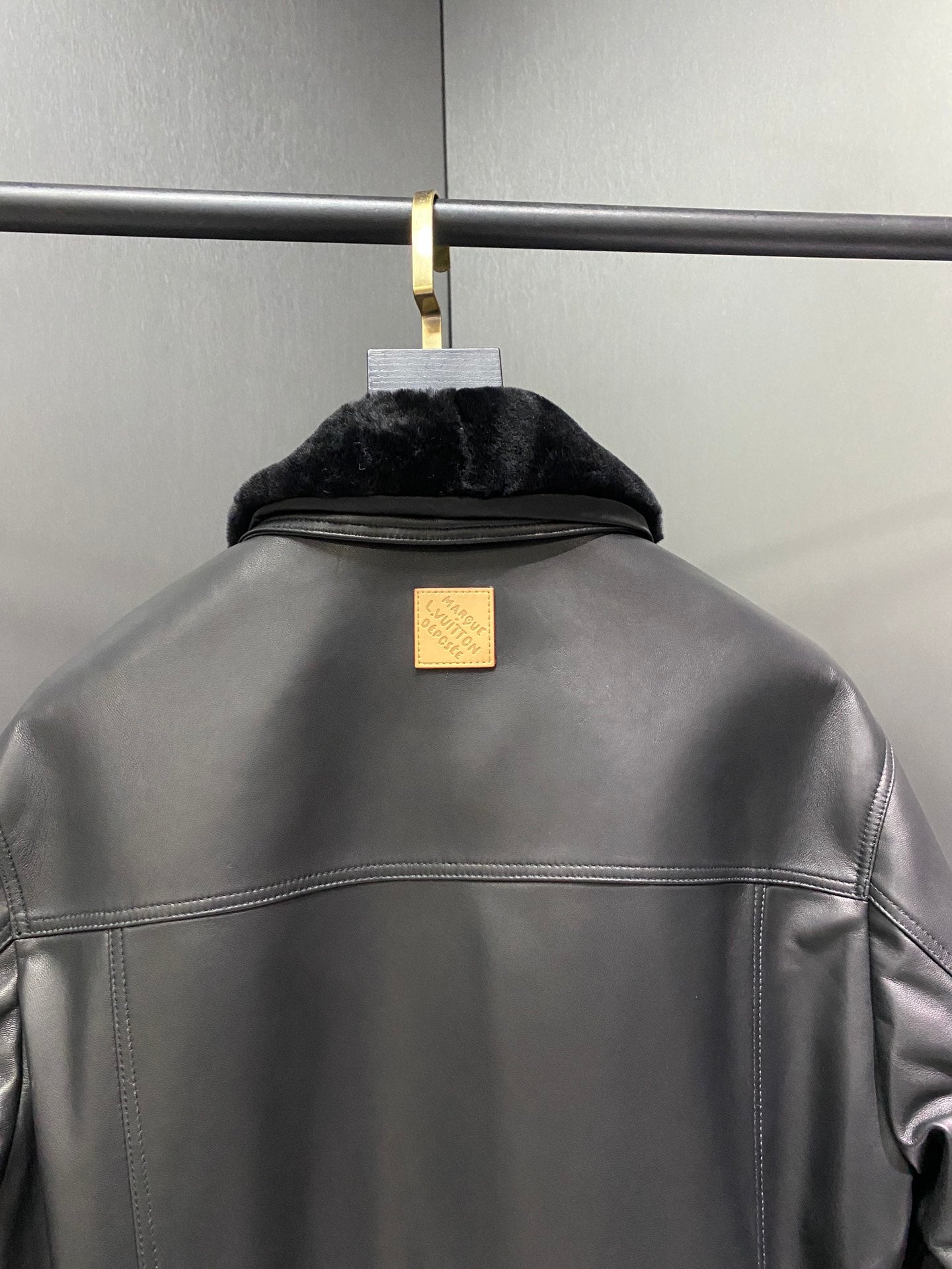 Louis Vuitton Deri Mont